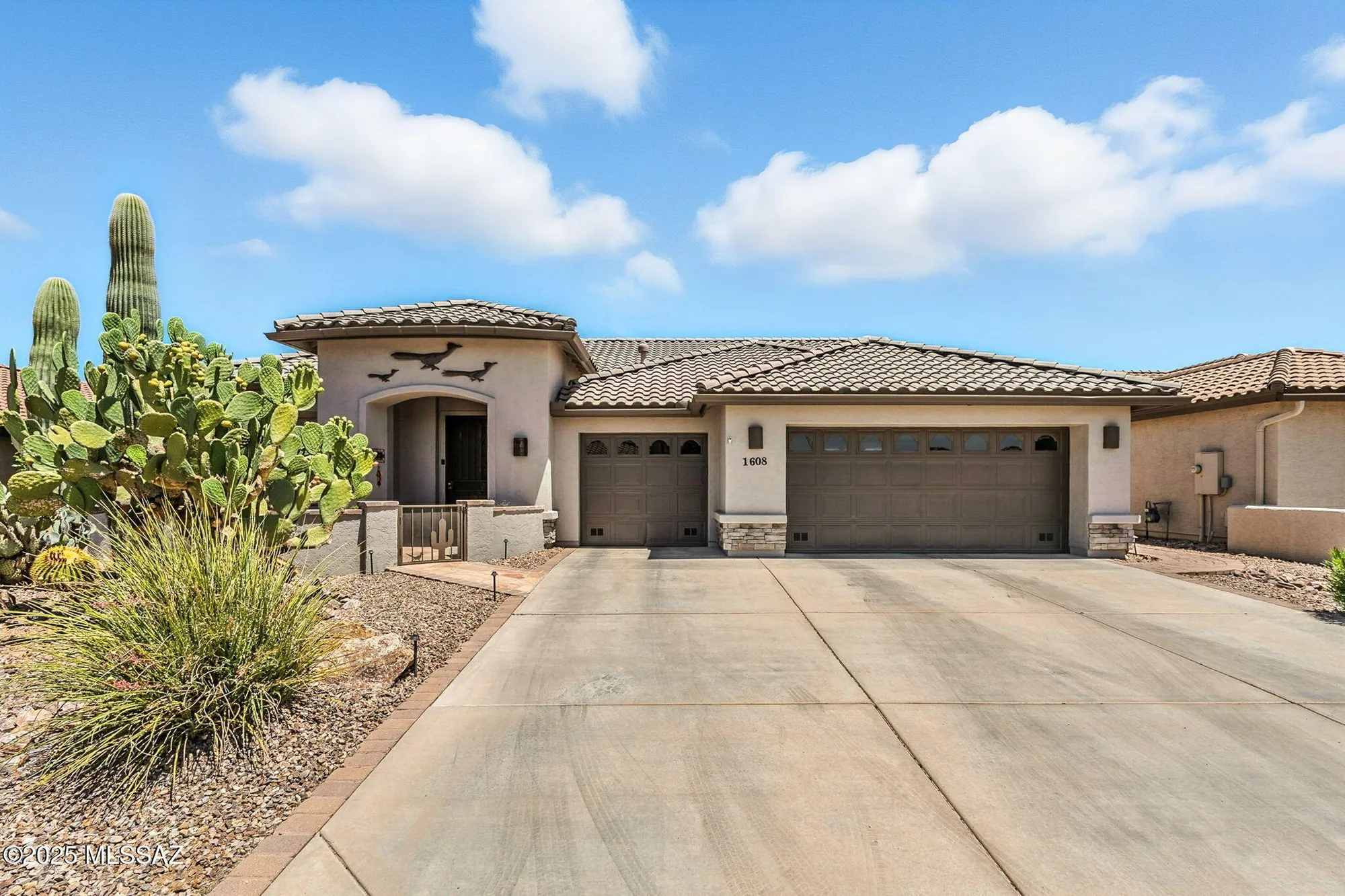 Property Slideshow image 2 of 47 | 1608 n buttes dr, Green Valley, AZ, 85614
