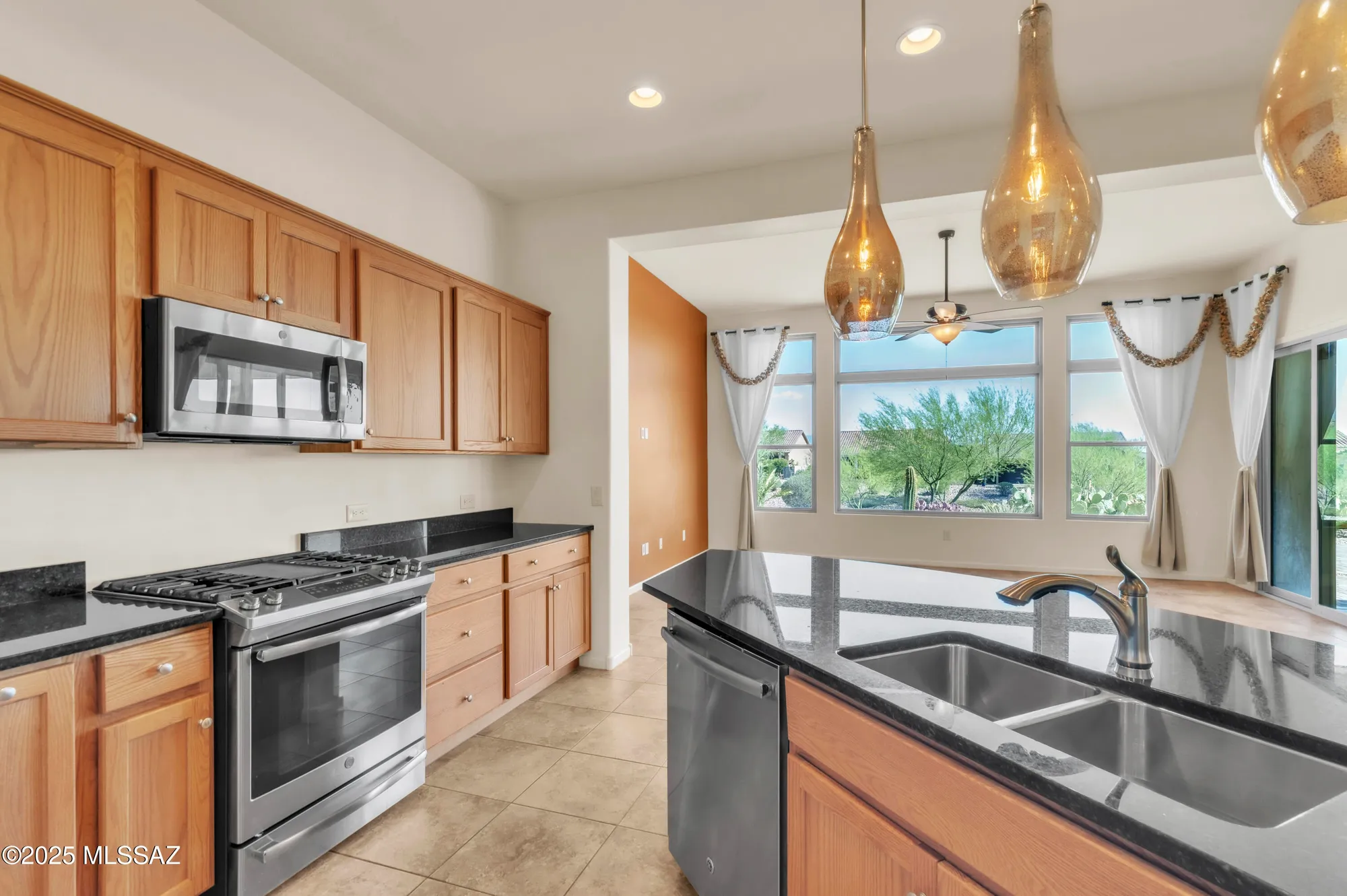 Property Slideshow image 18 of 30 | 61403 e dead wood trl, Oracle, AZ, 85623