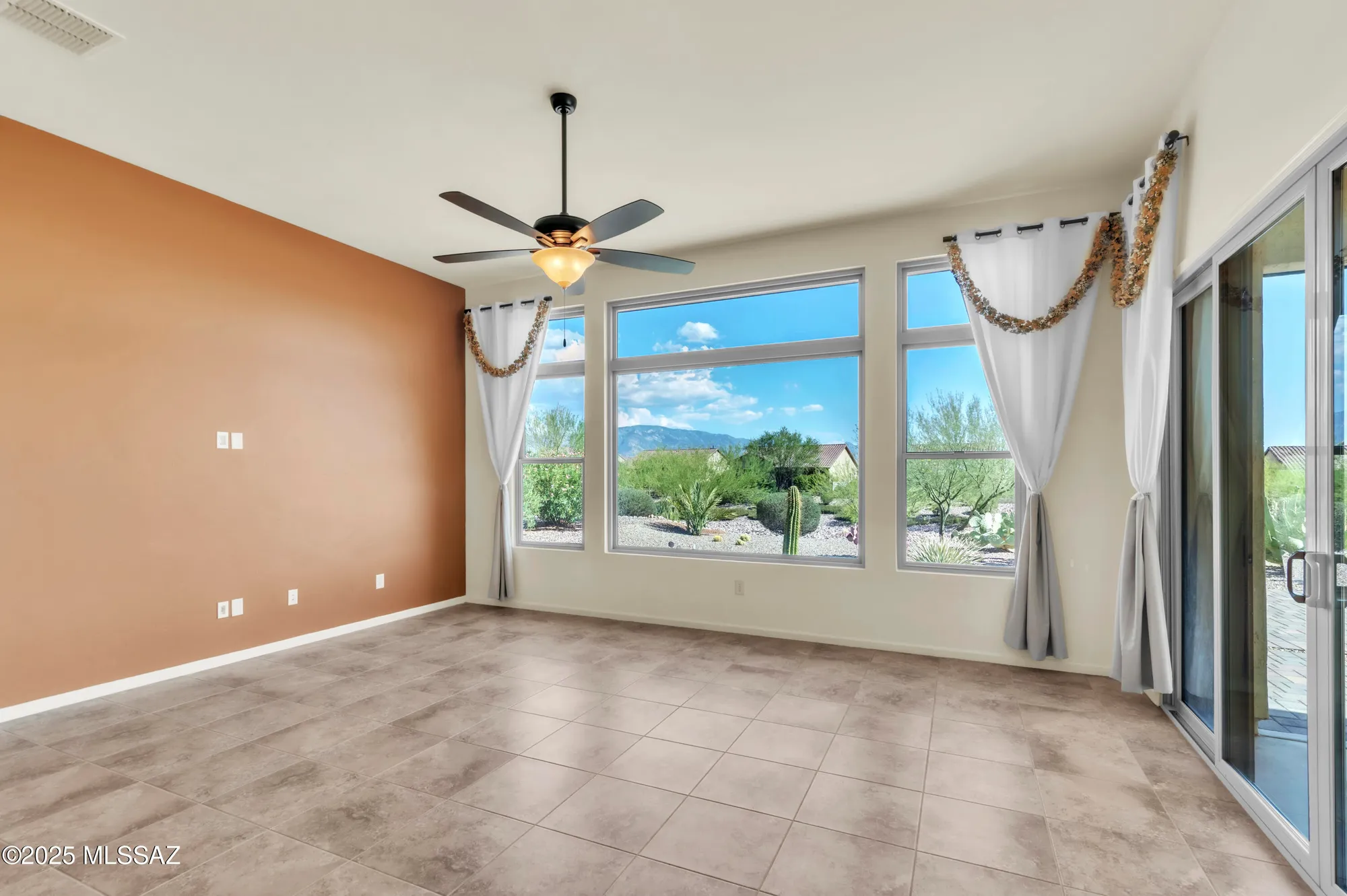 Property Slideshow image 3 of 30 | 61403 e dead wood trl, Oracle, AZ, 85623
