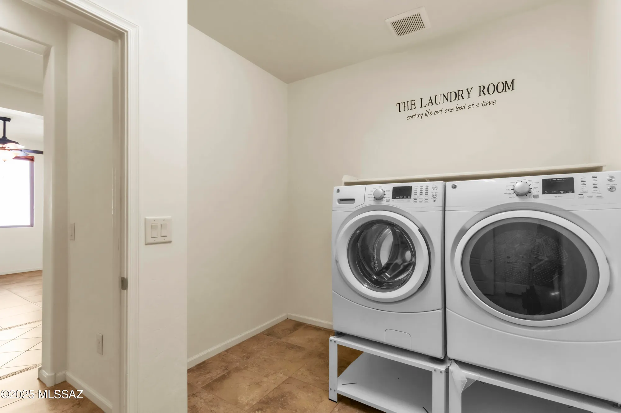 Property Slideshow image 25 of 30 | 61403 e dead wood trl, Oracle, AZ, 85623