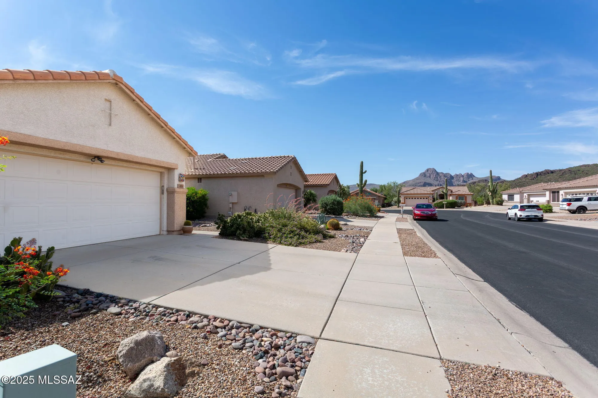 Property Slideshow image 30 of 36 | 9454 n whispering shadows way, Tucson, AZ, 85743