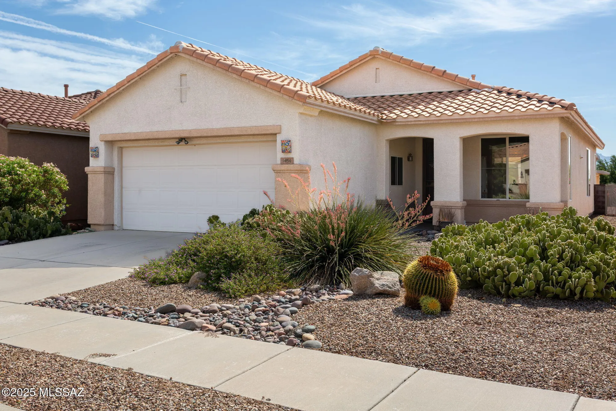 Property Slideshow image 1 of 36 | 9454 n whispering shadows way, Tucson, AZ, 85743