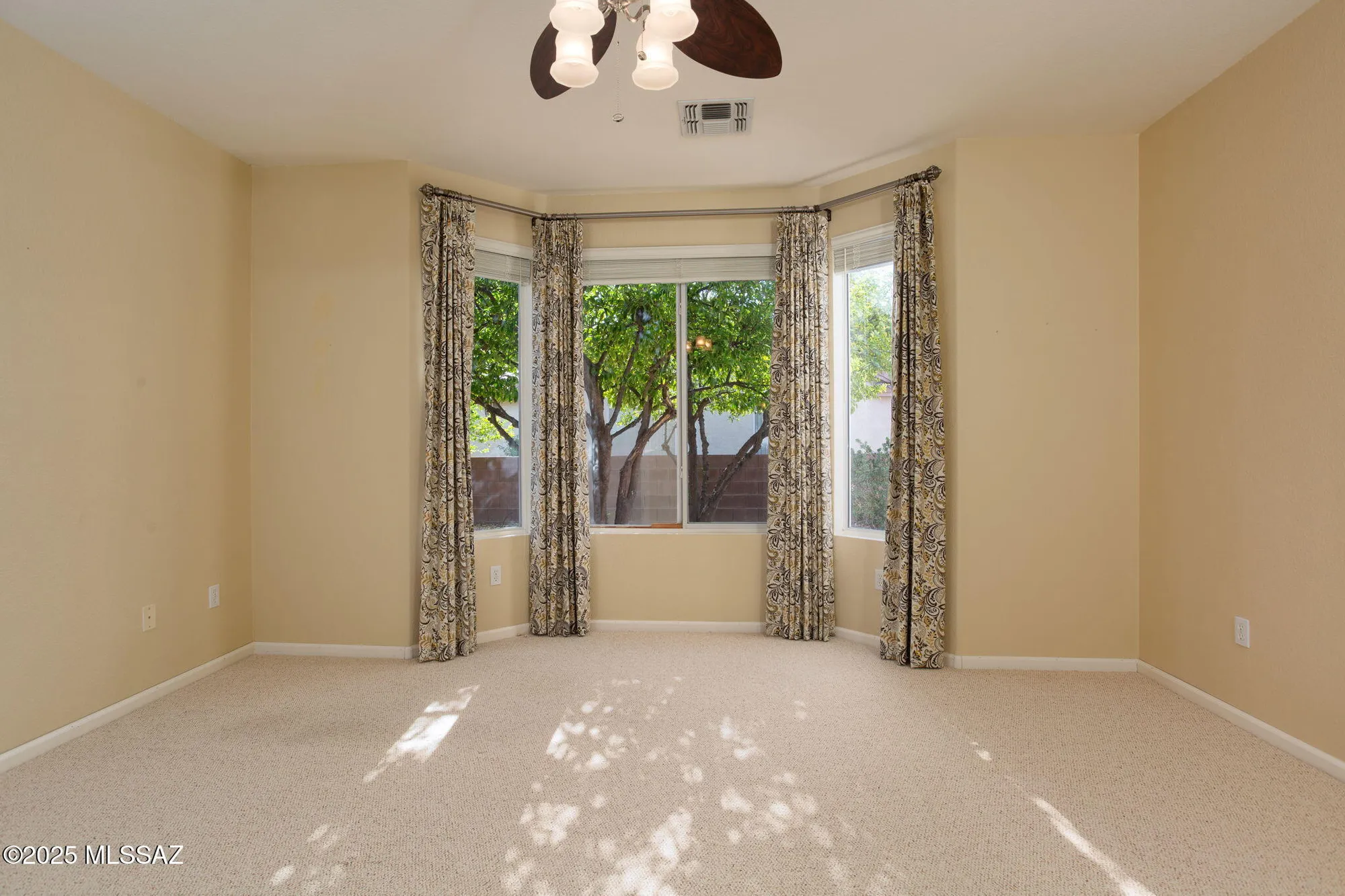 Property Slideshow image 14 of 36 | 9454 n whispering shadows way, Tucson, AZ, 85743
