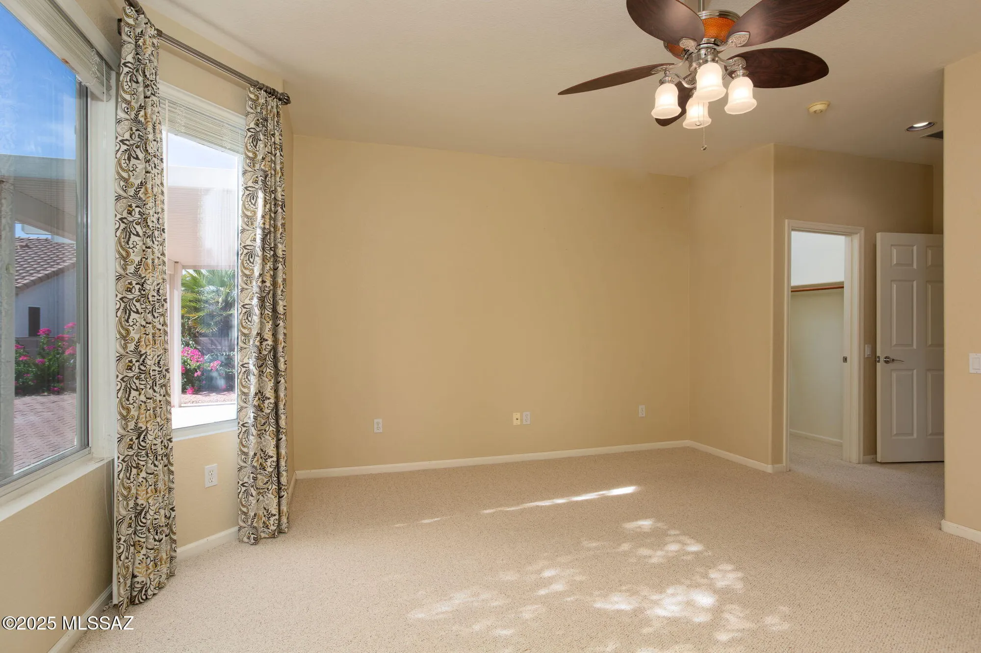 Property Slideshow image 15 of 36 | 9454 n whispering shadows way, Tucson, AZ, 85743