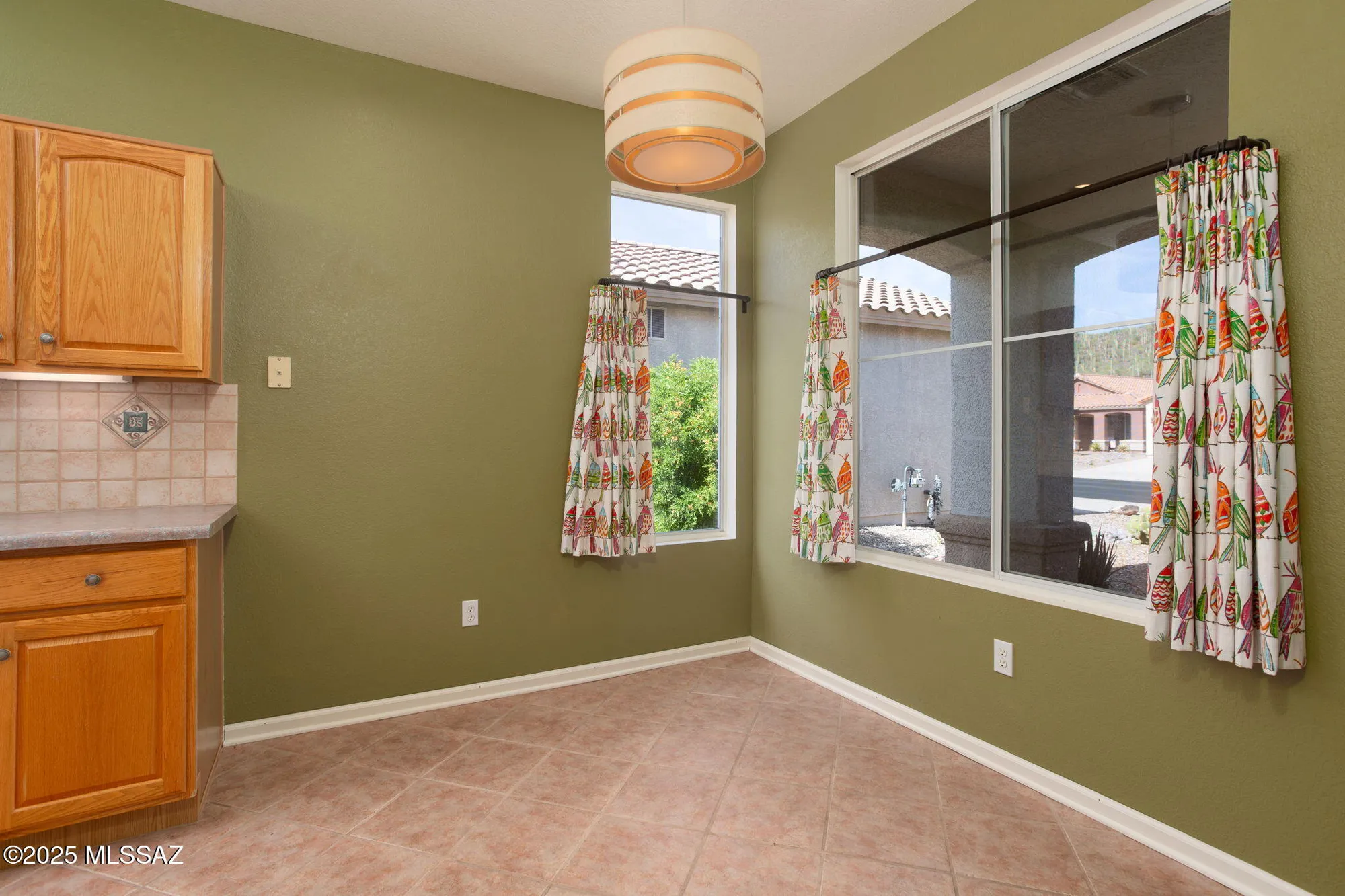 Property Slideshow image 9 of 36 | 9454 n whispering shadows way, Tucson, AZ, 85743