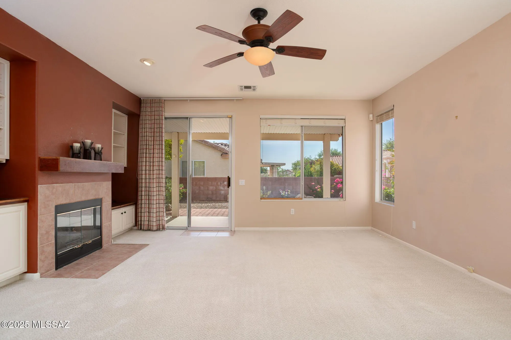 Property Slideshow image 13 of 36 | 9454 n whispering shadows way, Tucson, AZ, 85743