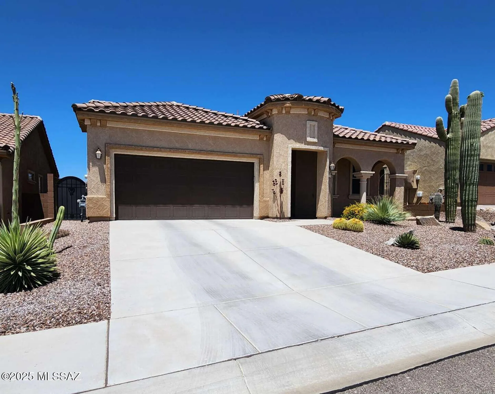 Property Slideshow image 1 of 43 | 7100 w cliff spring trl, Marana, AZ, 85658