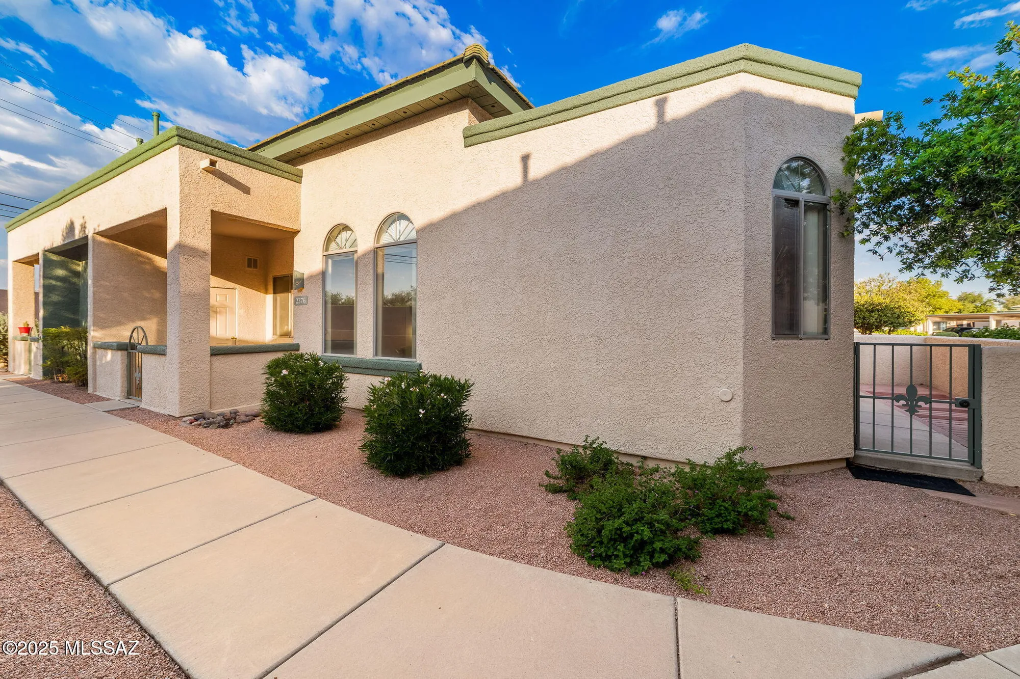 Property Slideshow image 3 of 36 | 2376 w via di silvio, Tucson, AZ, 85741