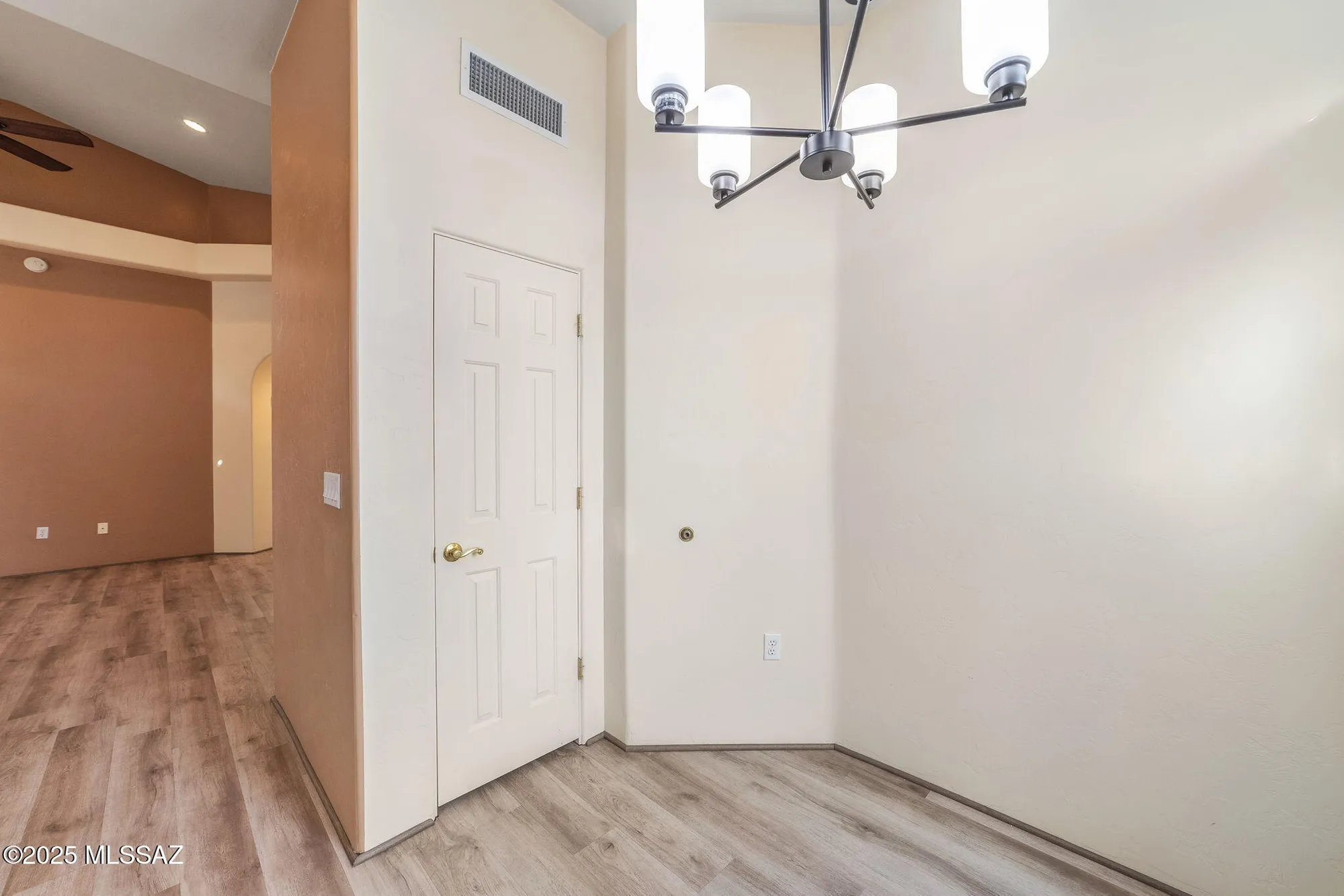 Property Slideshow image 13 of 36 | 2376 w via di silvio, Tucson, AZ, 85741