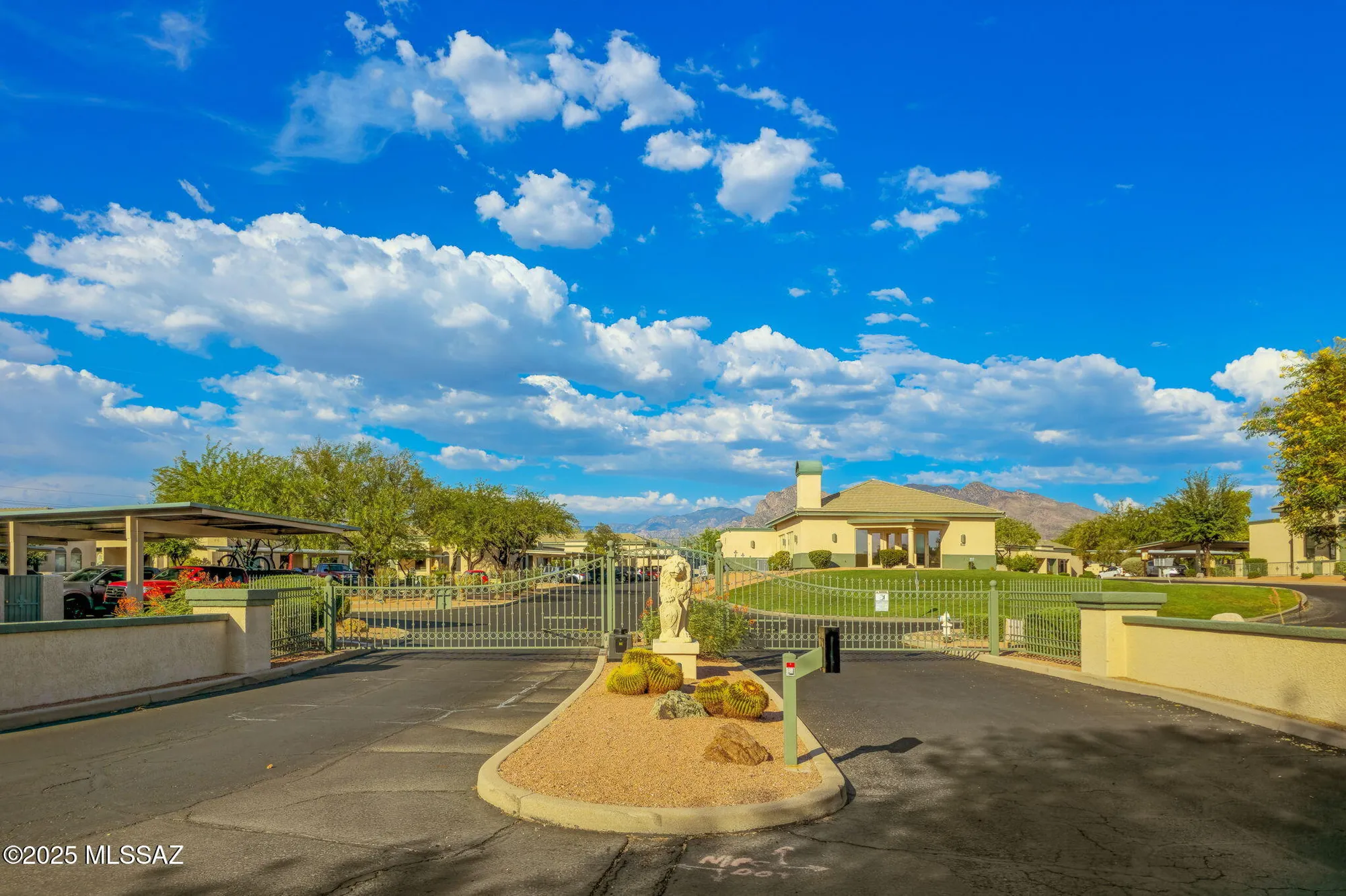 Property Slideshow image 1 of 36 | 2376 w via di silvio, Tucson, AZ, 85741