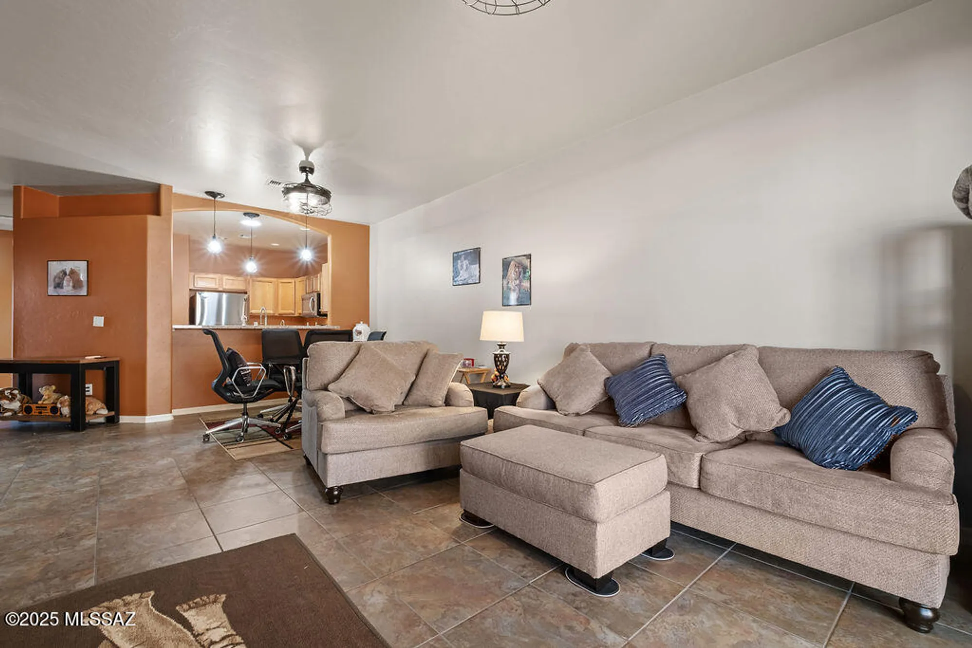 Property Slideshow image 4 of 12 | 518 w parkwood ct, Green Valley, AZ, 85614