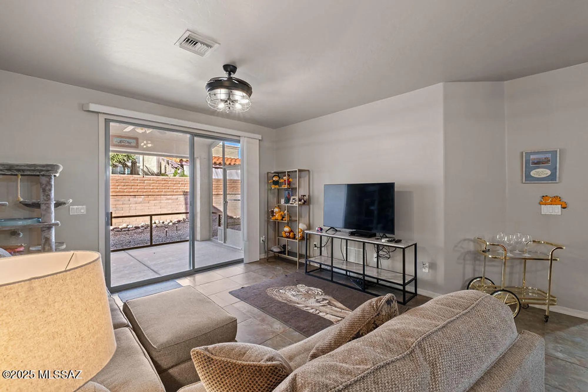 Property Slideshow image 5 of 12 | 518 w parkwood ct, Green Valley, AZ, 85614