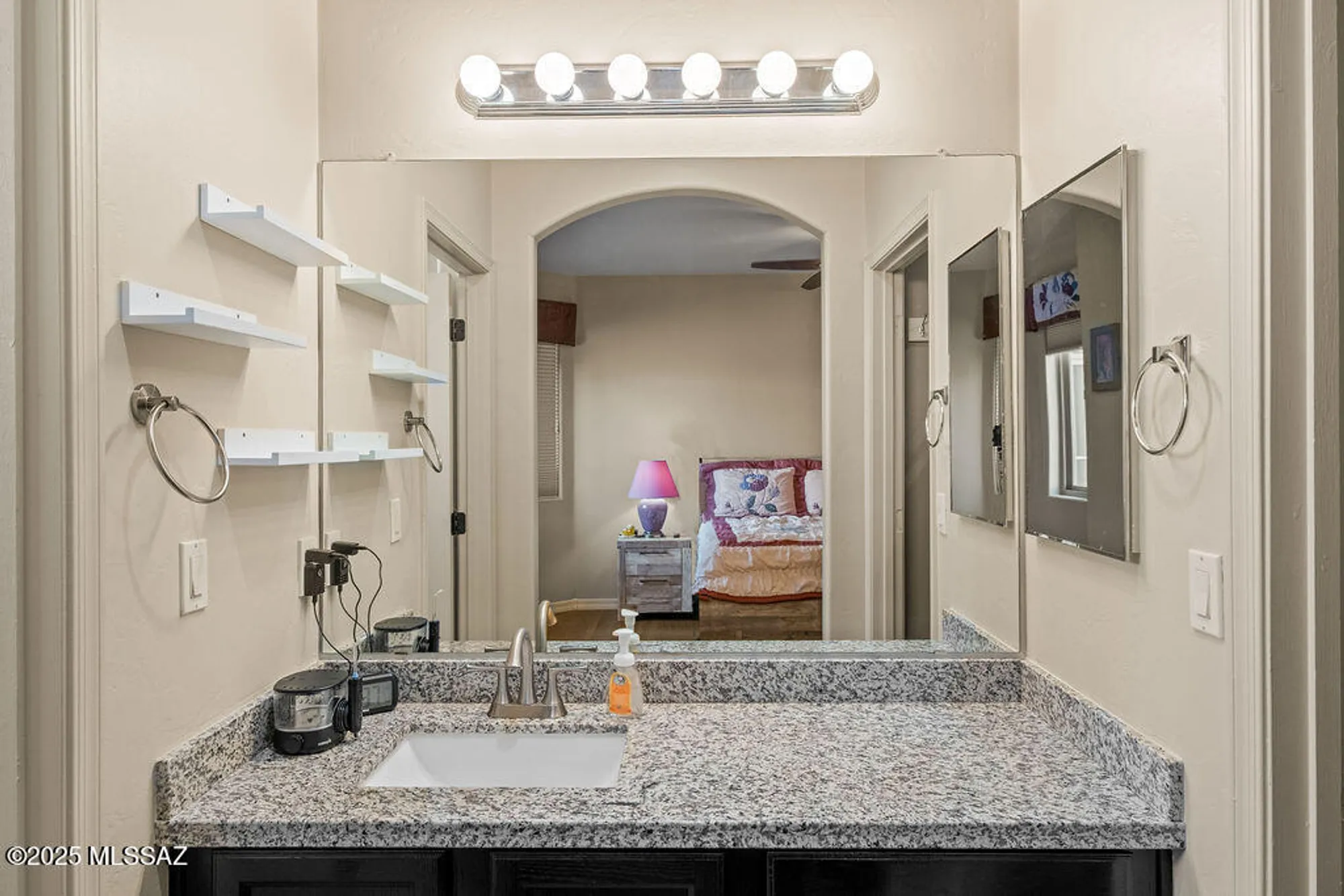 Property Slideshow image 8 of 12 | 518 w parkwood ct, Green Valley, AZ, 85614