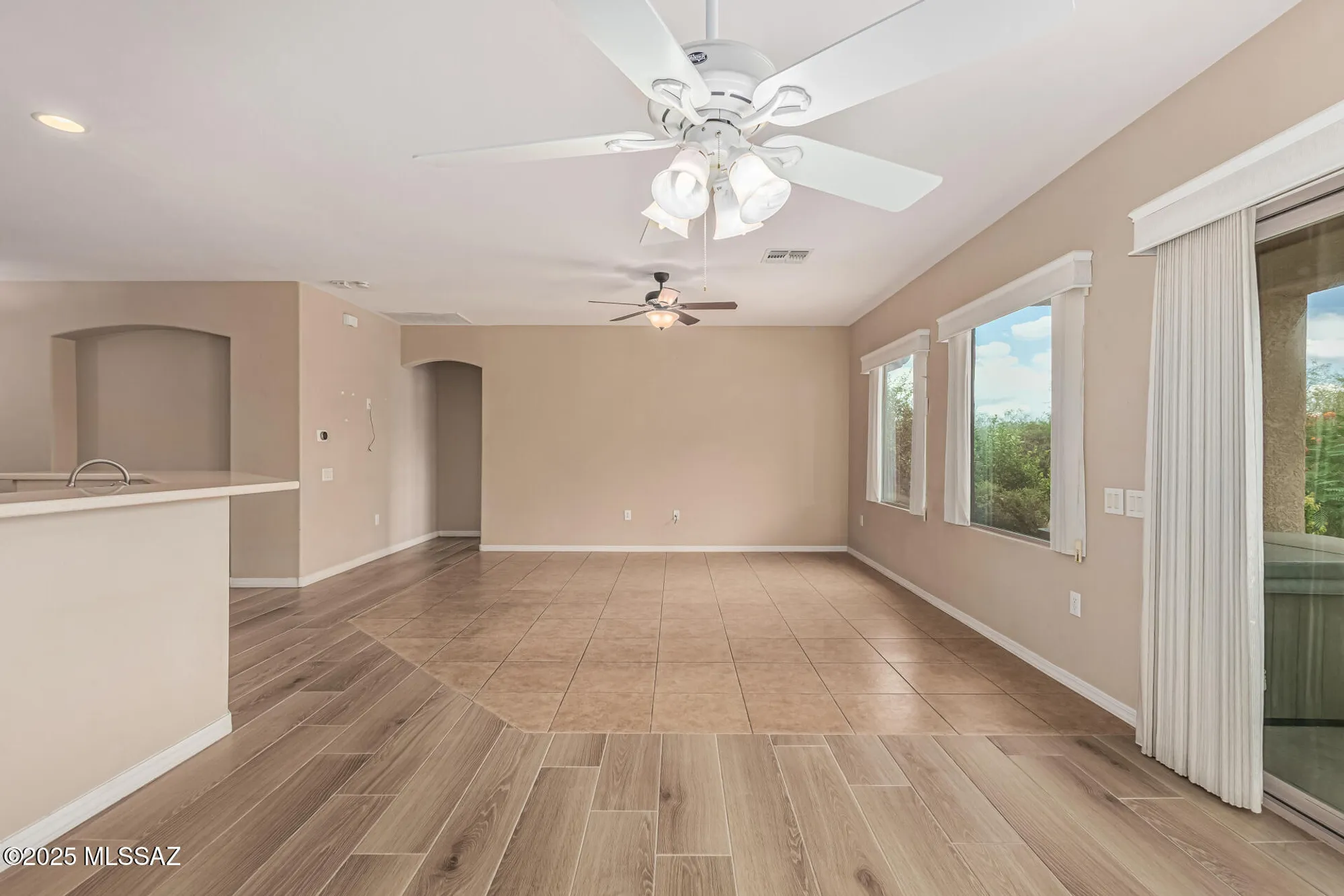 Property Slideshow image 10 of 50 | 14235 s via del farolito, Sahuarita, AZ, 85629