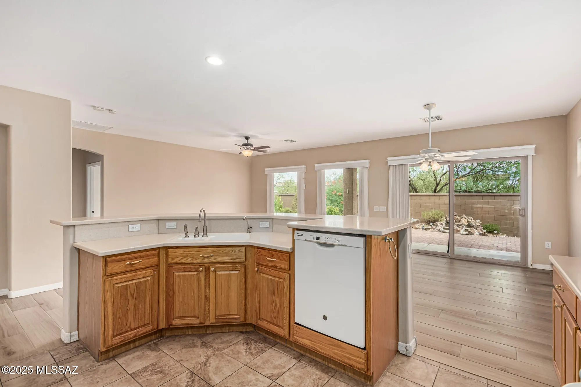 Property Slideshow image 16 of 50 | 14235 s via del farolito, Sahuarita, AZ, 85629