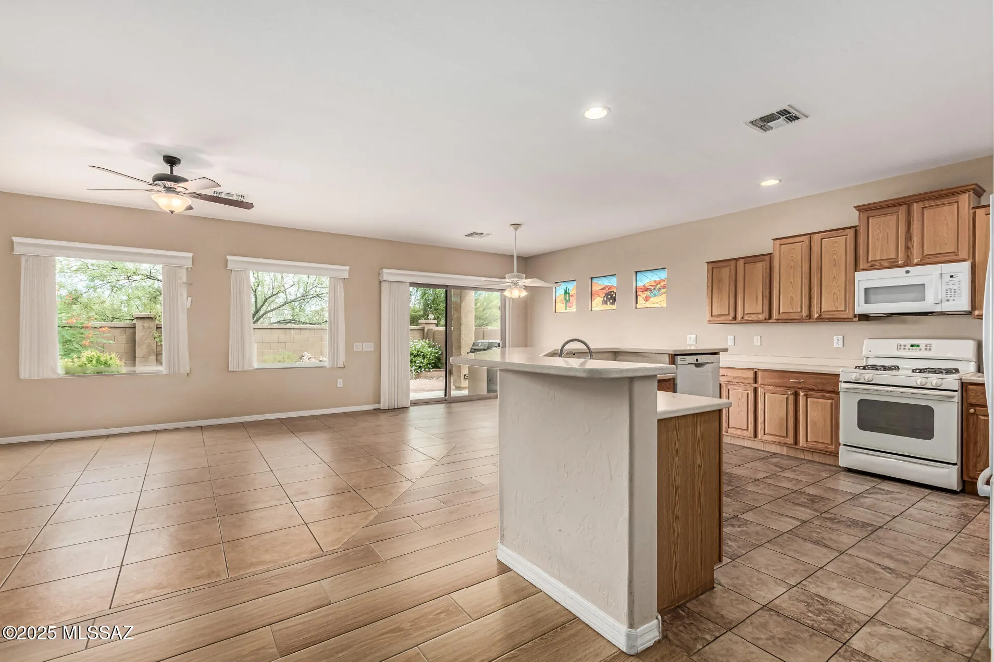Property Slideshow image 17 of 50 | 14235 s via del farolito, Sahuarita, AZ, 85629