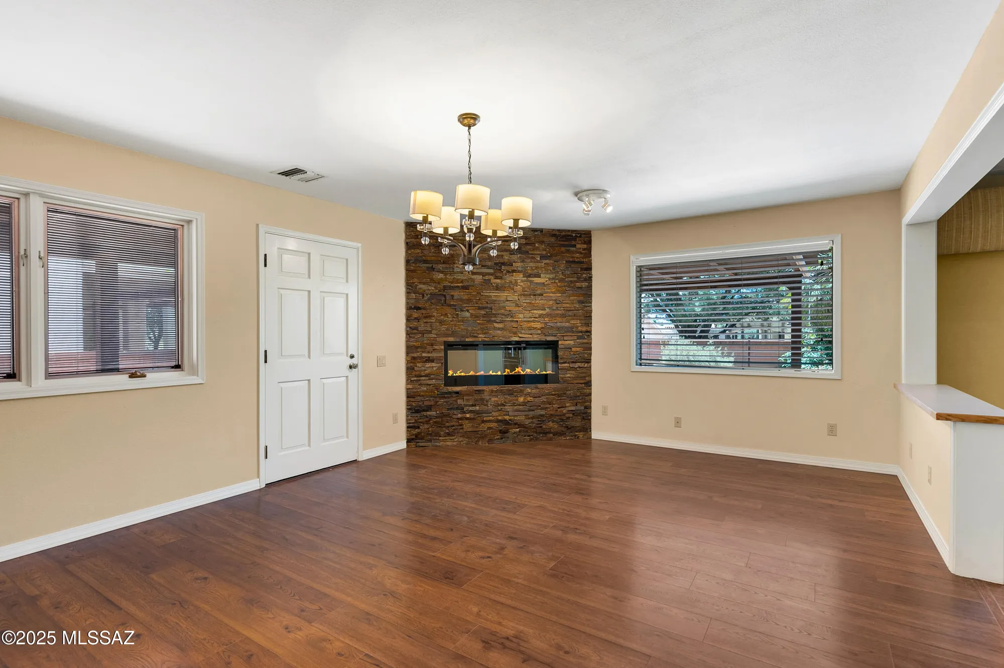 Property Slideshow image 14 of 41 | 201 w paseo del chino, Green Valley, AZ, 85614