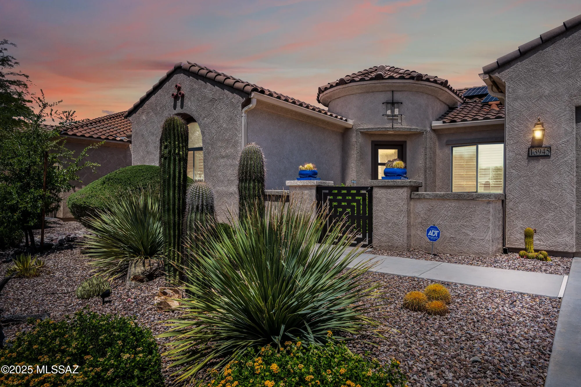 Property Slideshow image 2 of 49 | 13945 n bright angel trl, Marana, AZ, 85658