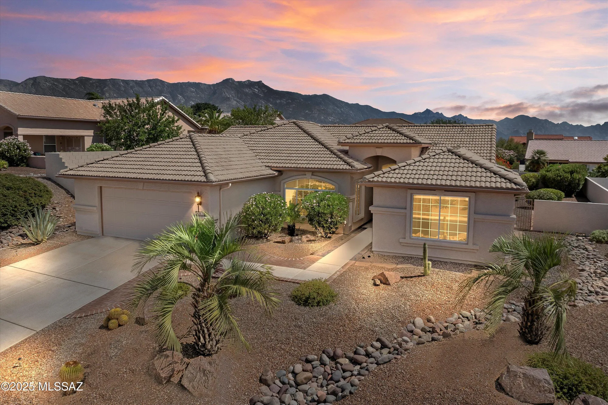 Property Slideshow image 1 of 51 | 65815 e desert sands dr, Saddlebrooke, AZ, 85739