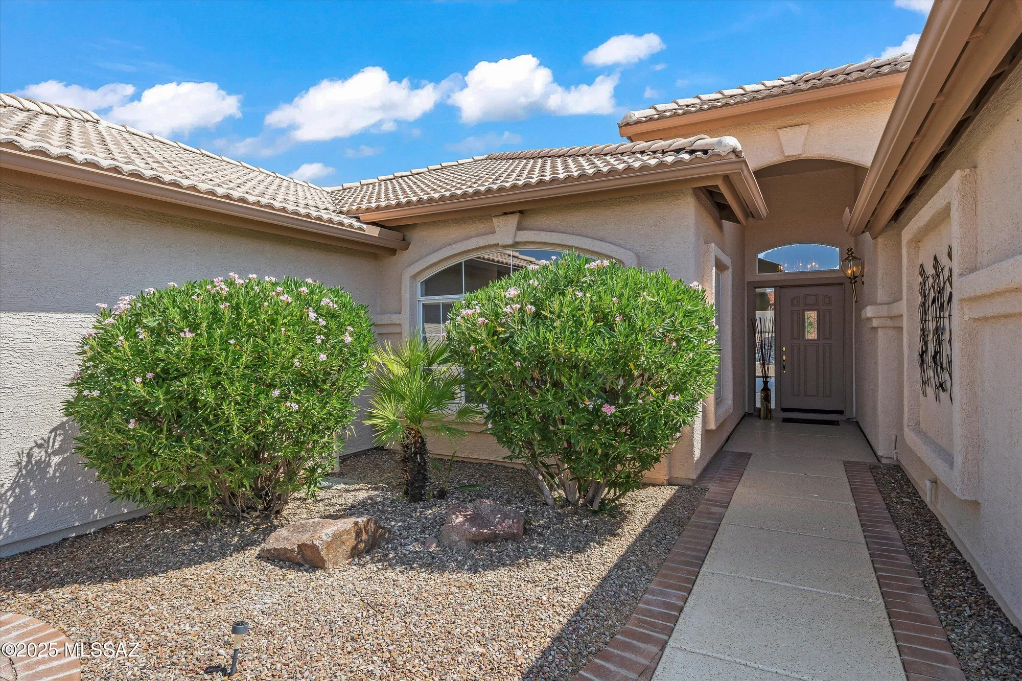 Property Slideshow image 6 of 51 | 65815 e desert sands dr, Saddlebrooke, AZ, 85739