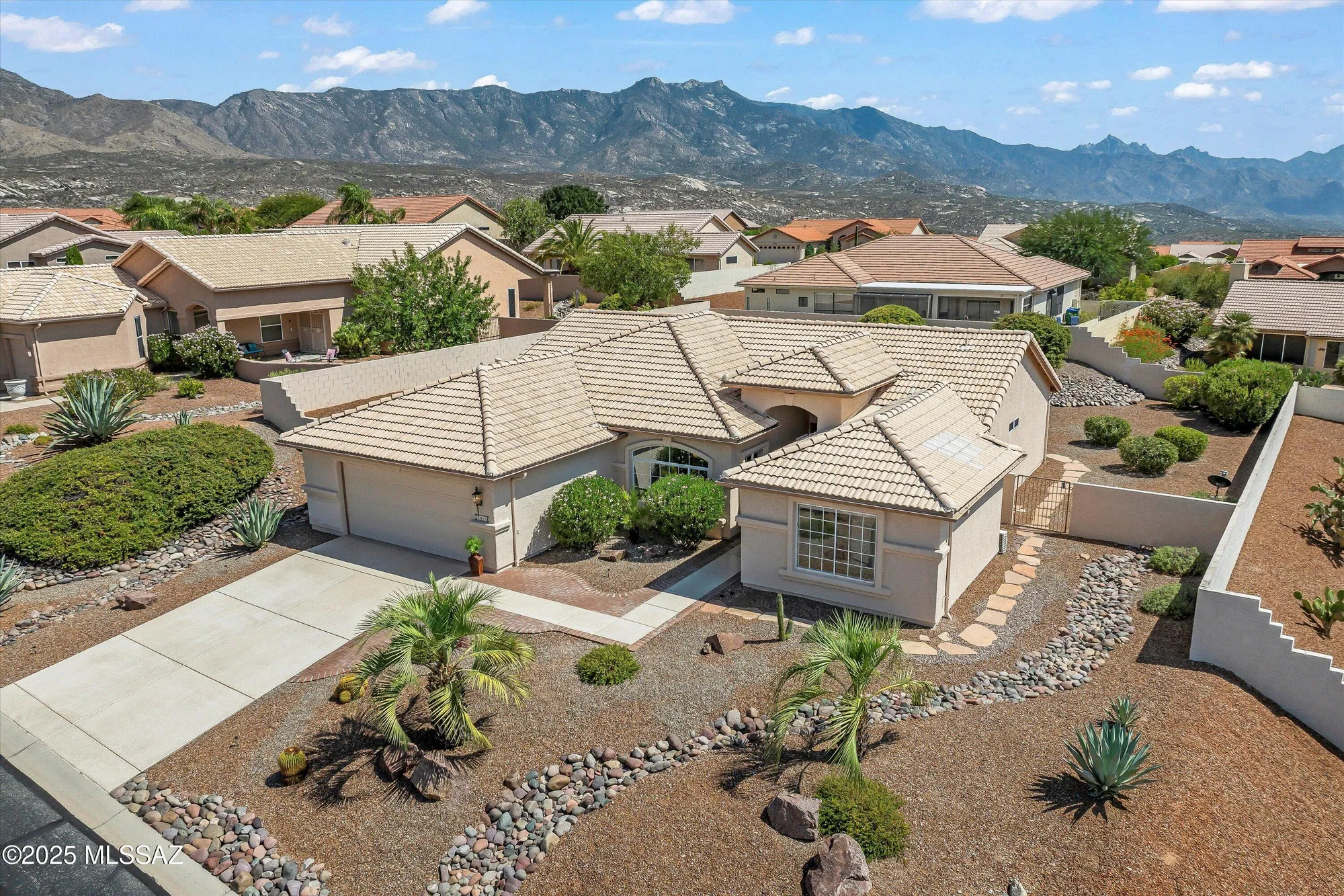 Property Slideshow image 46 of 51 | 65815 e desert sands dr, Saddlebrooke, AZ, 85739