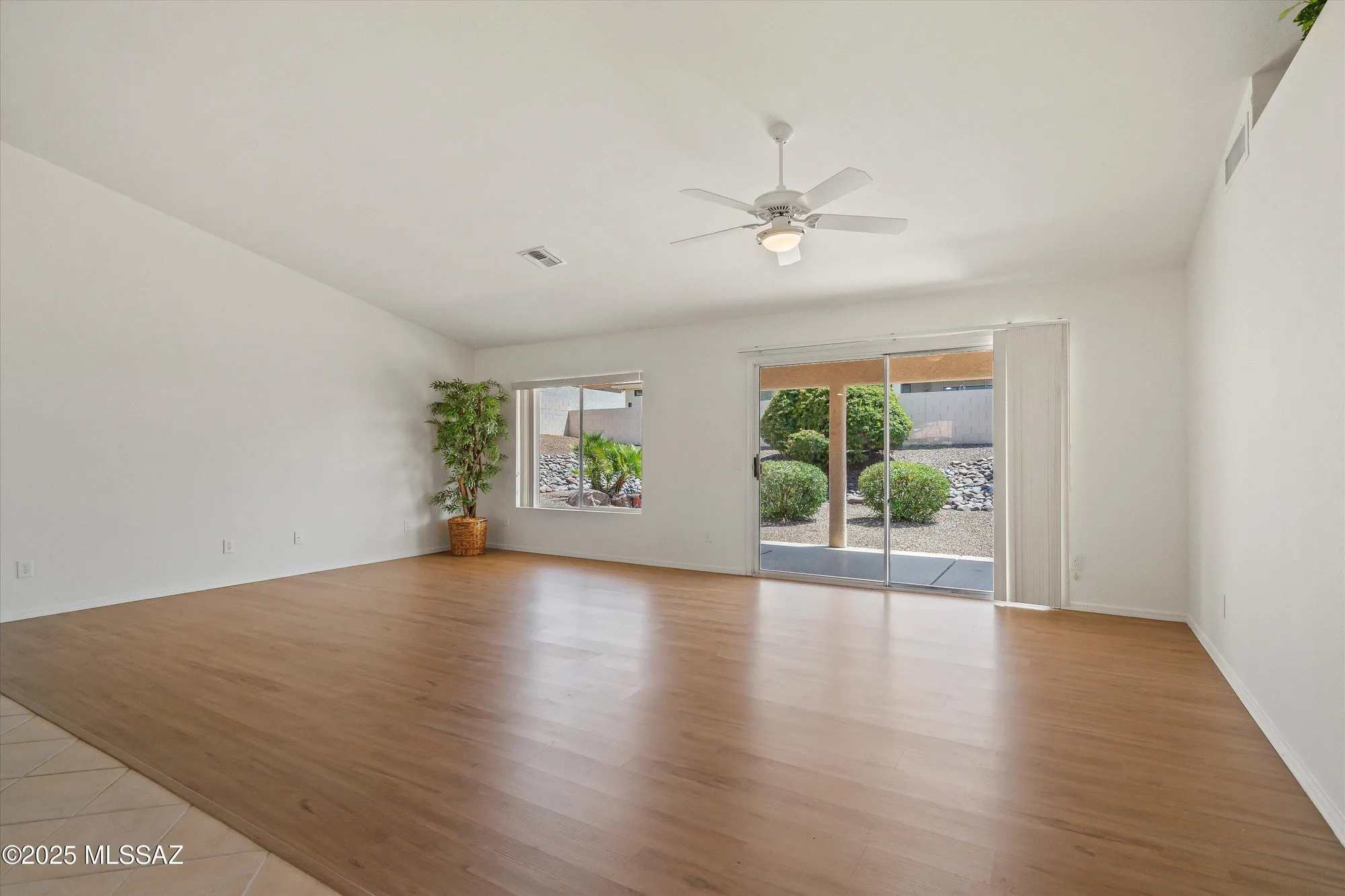 Property Slideshow image 9 of 51 | 65815 e desert sands dr, Saddlebrooke, AZ, 85739