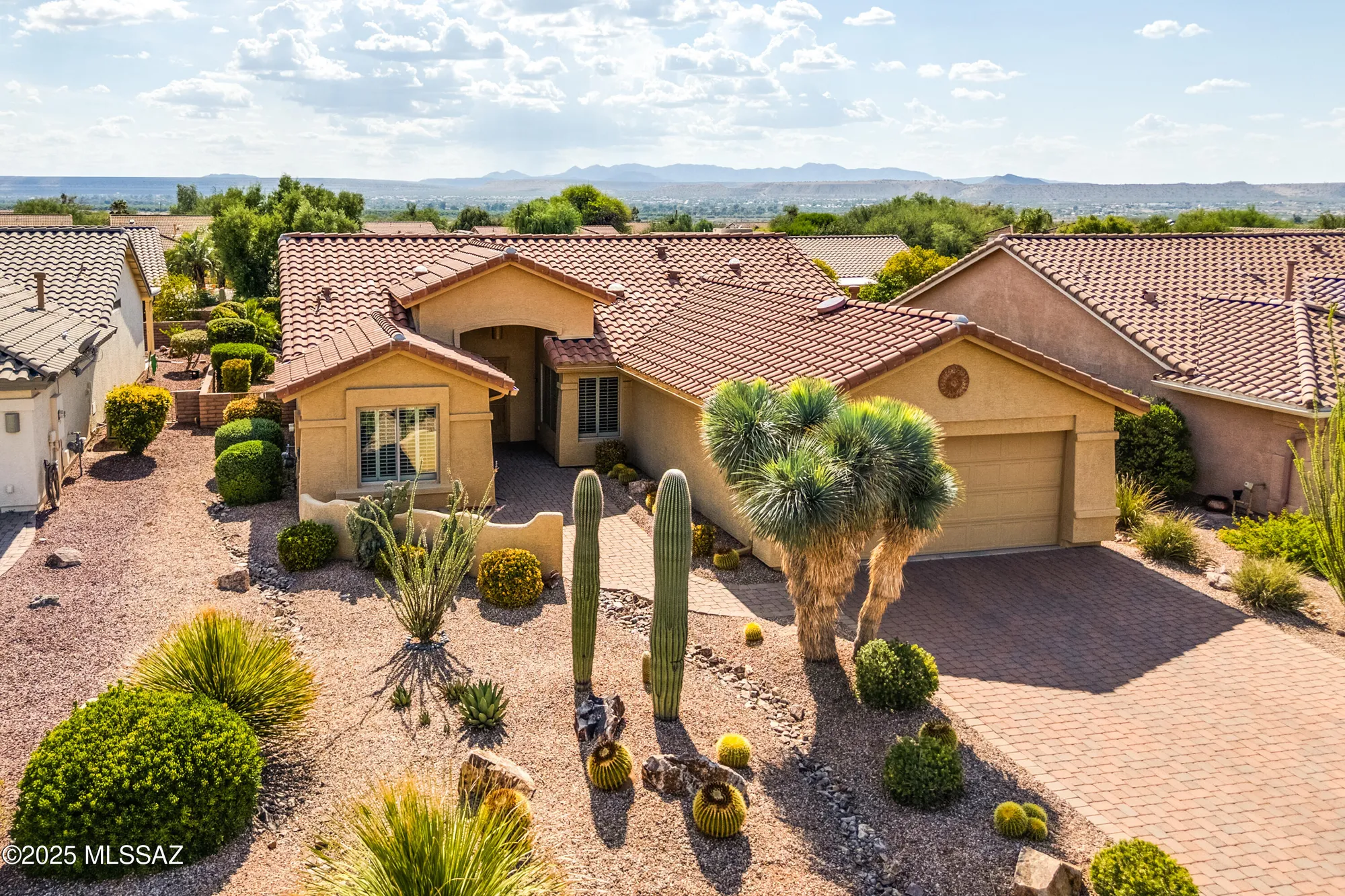 Property Slideshow image 1 of 50 | 1864 e mourning dove ct, Green Valley, AZ, 85614