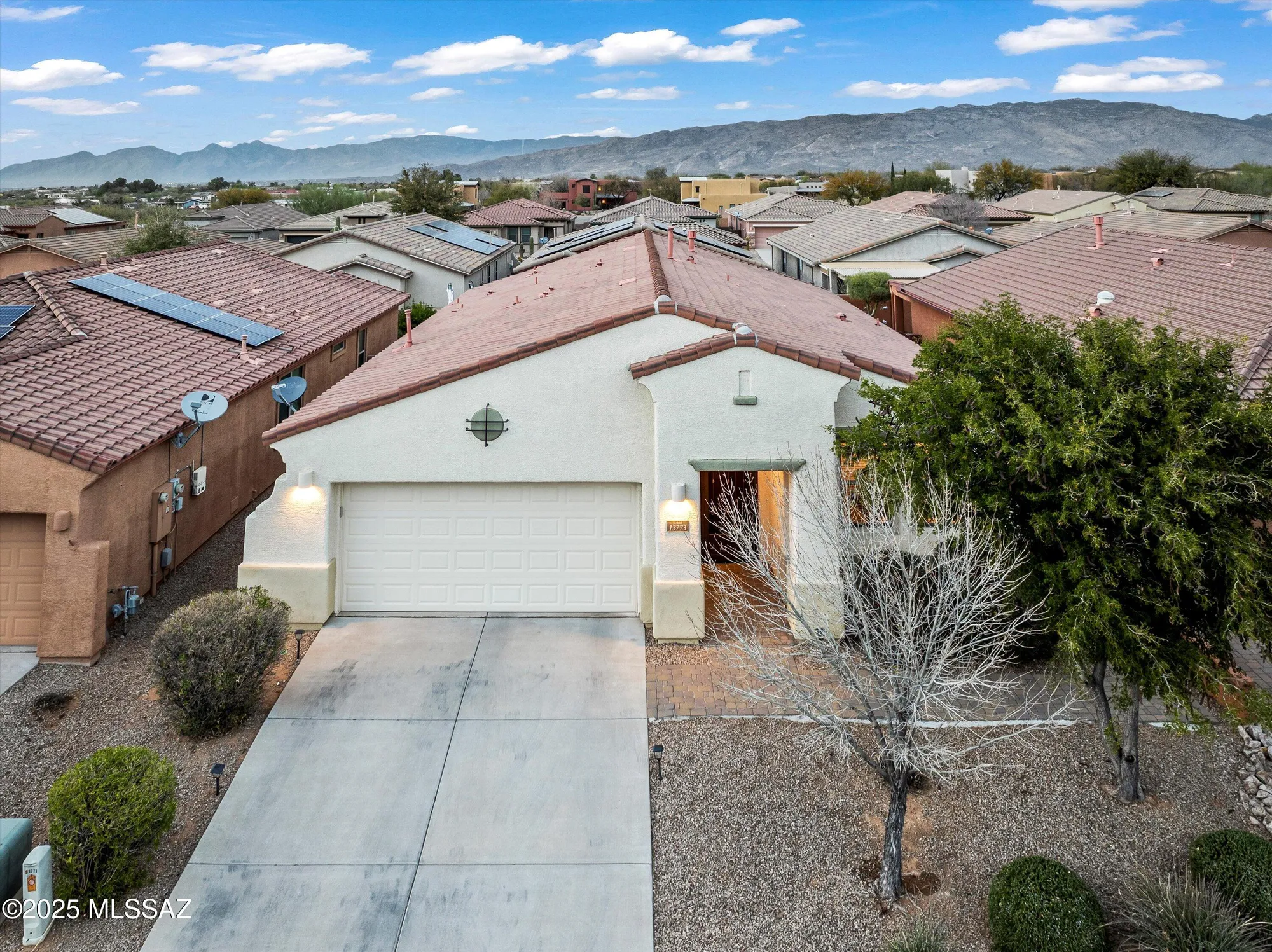 Property Slideshow image 5 of 50 | 13773 e carruthers st, Vail, AZ, 85641