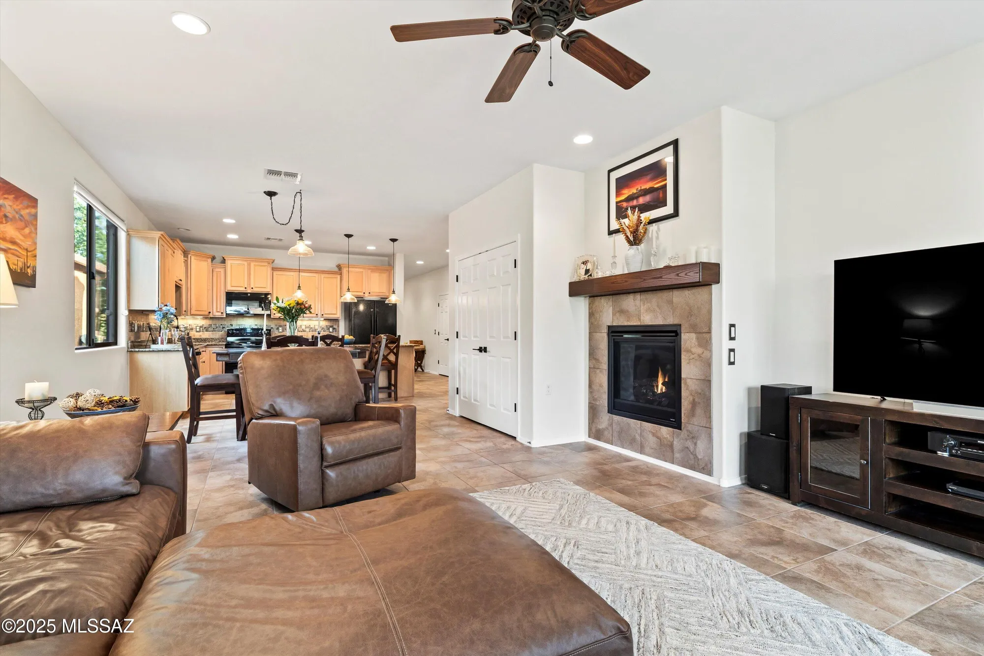 Property Slideshow image 3 of 50 | 13773 e carruthers st, Vail, AZ, 85641