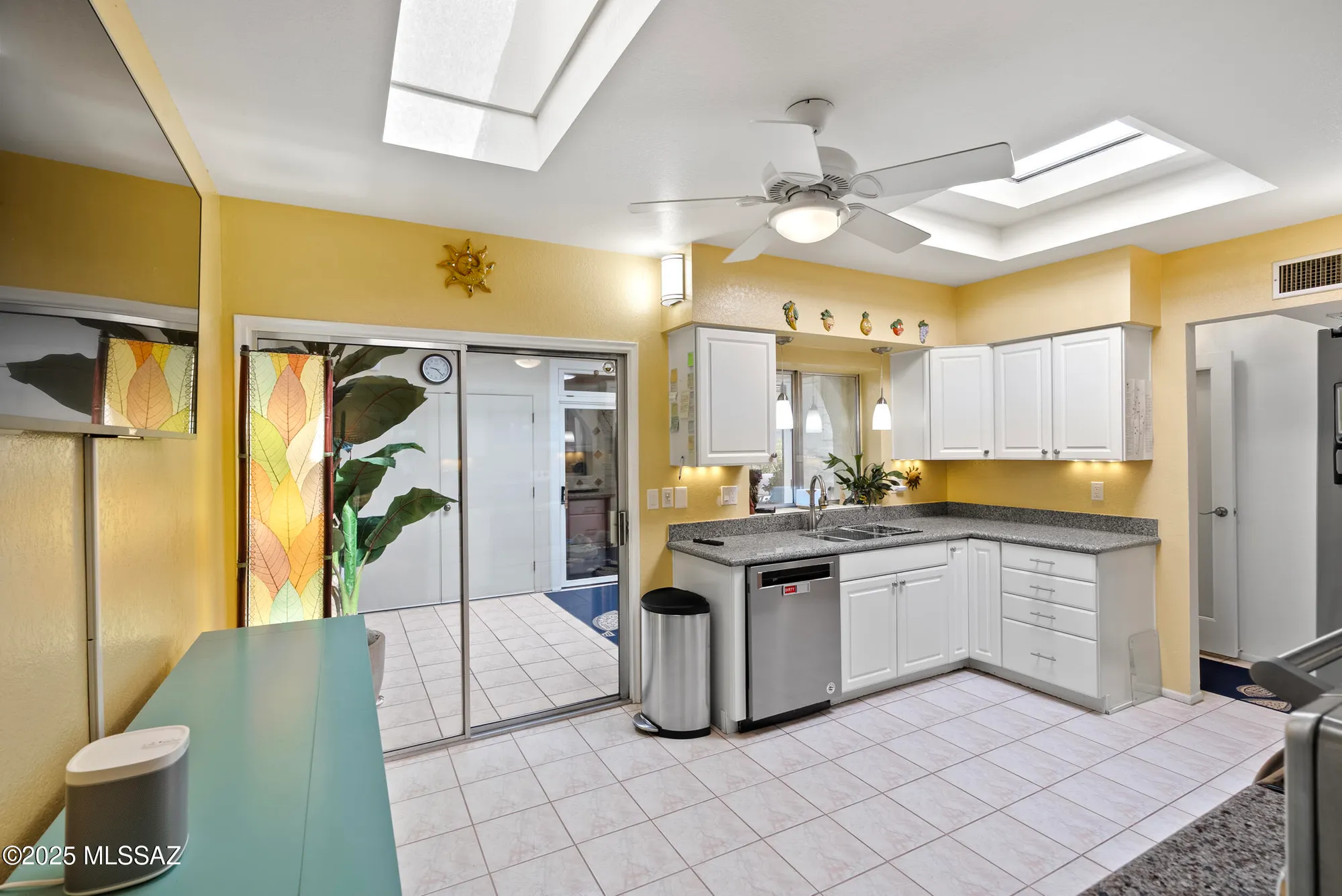 Property Slideshow image 6 of 32 | 211 s circulo napa, Green Valley, AZ, 85614