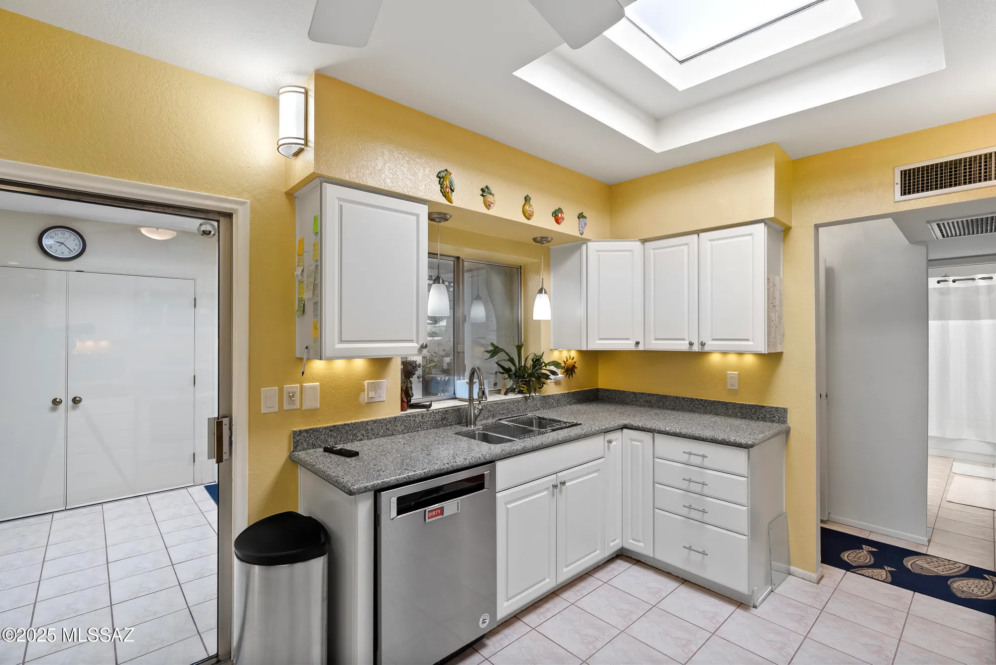 Property Slideshow image 7 of 32 | 211 s circulo napa, Green Valley, AZ, 85614