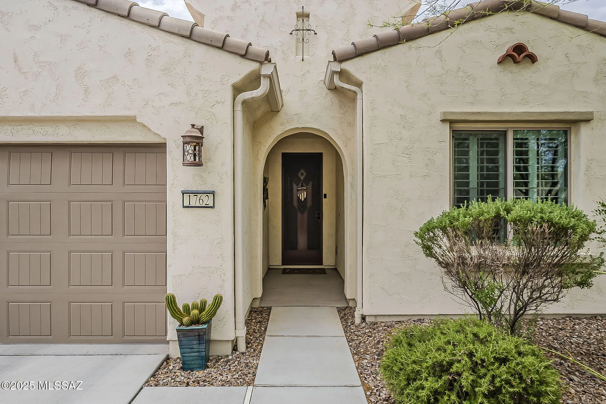 Property Slideshow image 9 of 48 | 1762 e sage thrasher dr, Green Valley, AZ, 85614