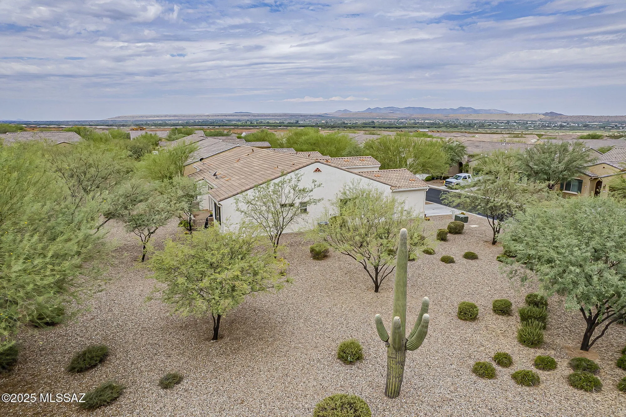 Property Slideshow image 7 of 48 | 1762 e sage thrasher dr, Green Valley, AZ, 85614
