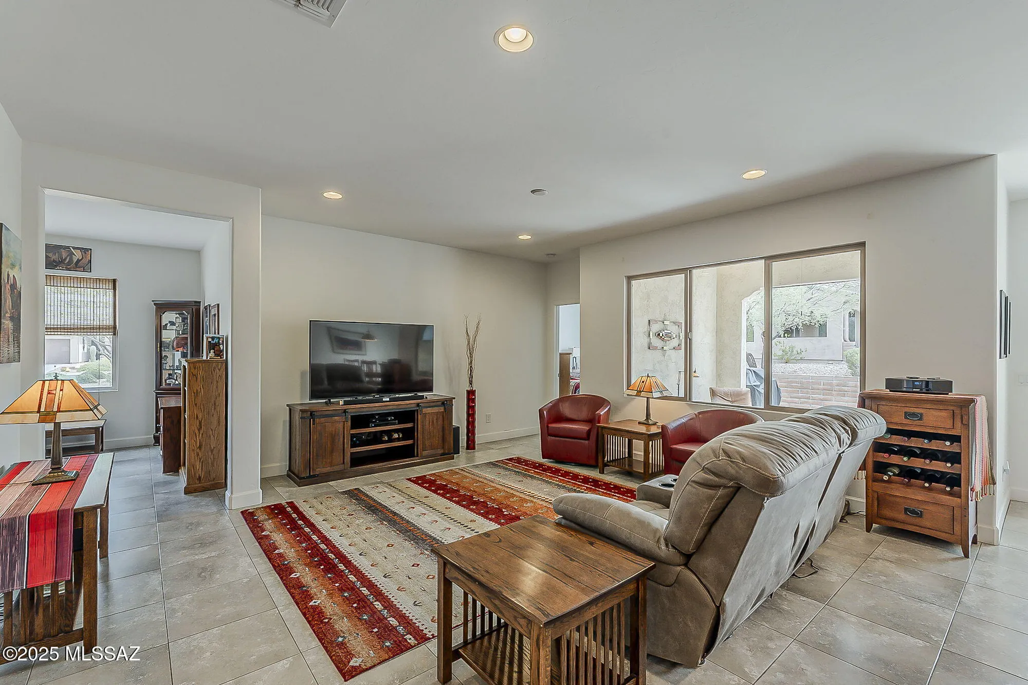 Property Slideshow image 13 of 48 | 1762 e sage thrasher dr, Green Valley, AZ, 85614