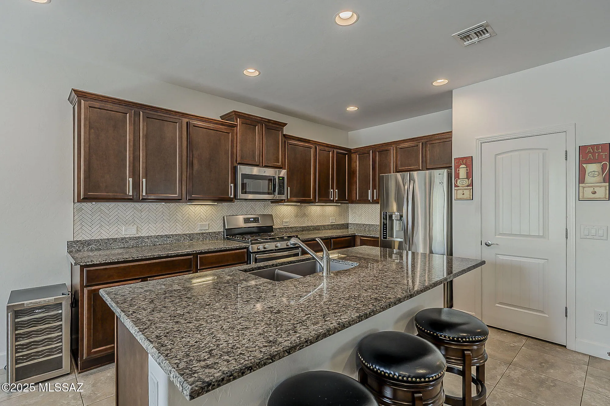 Property Slideshow image 16 of 48 | 1762 e sage thrasher dr, Green Valley, AZ, 85614