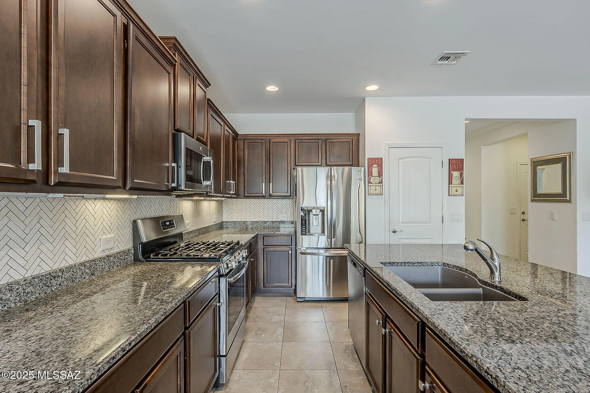 Property Slideshow image 18 of 48 | 1762 e sage thrasher dr, Green Valley, AZ, 85614