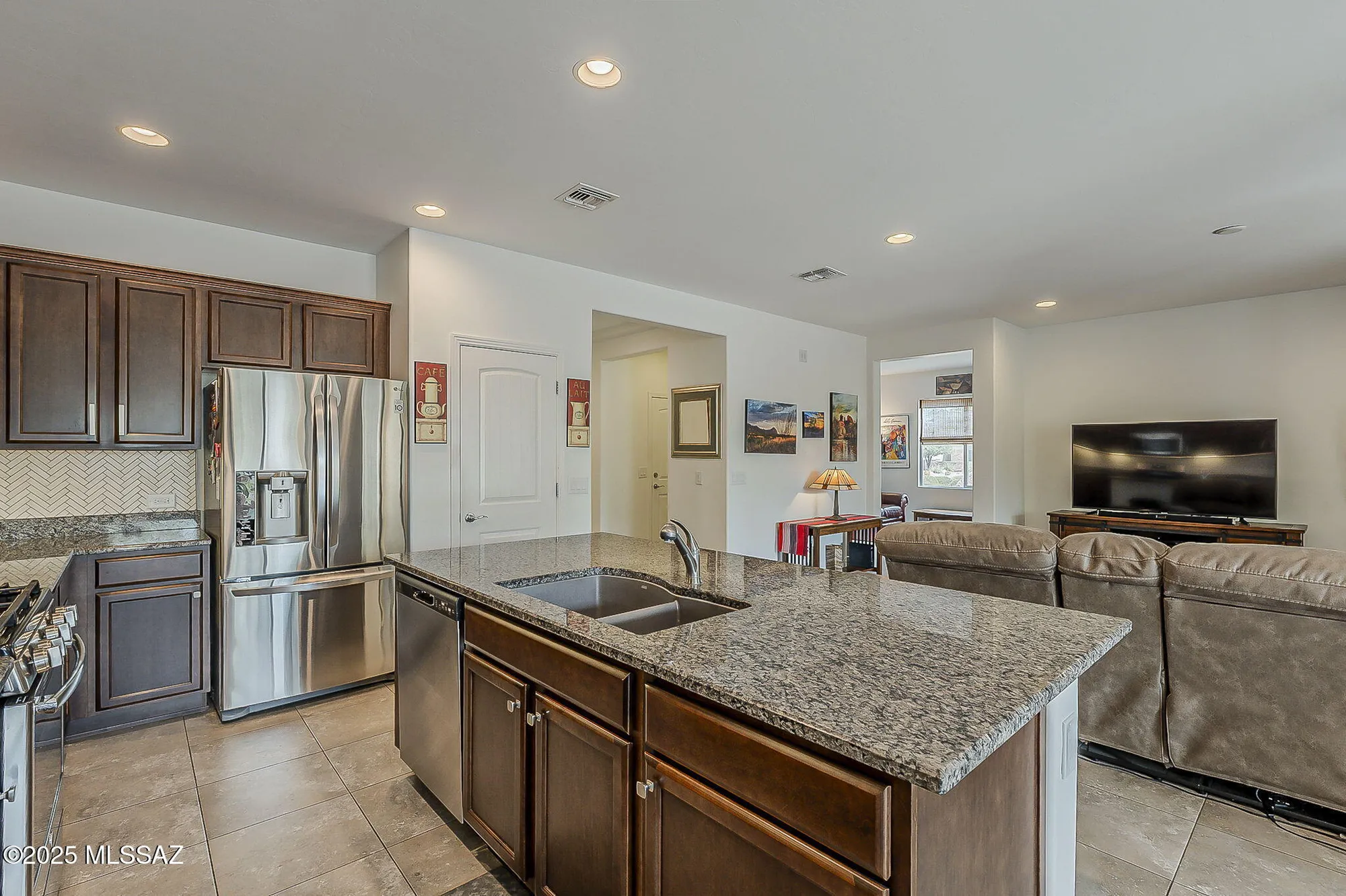 Property Slideshow image 21 of 48 | 1762 e sage thrasher dr, Green Valley, AZ, 85614