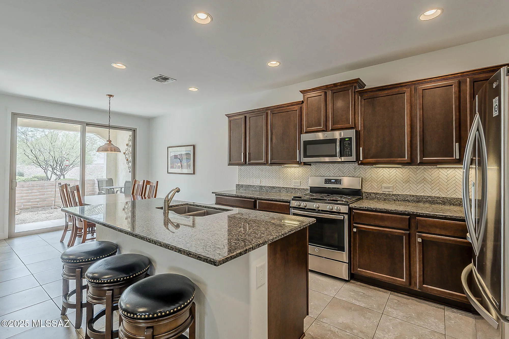 Property Slideshow image 17 of 48 | 1762 e sage thrasher dr, Green Valley, AZ, 85614