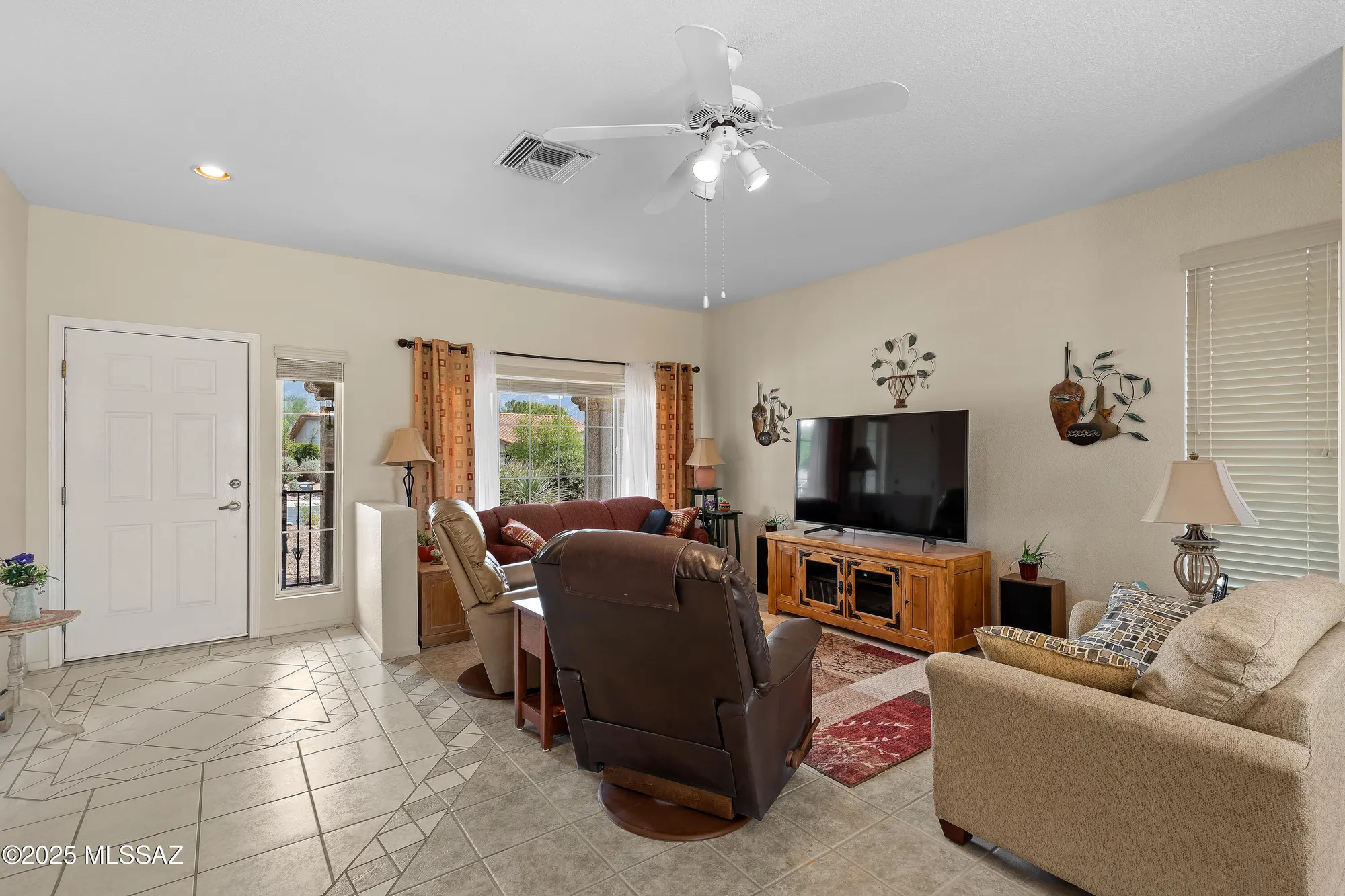 Property Slideshow image 8 of 31 | 14501 n rock springs ln, Oro Valley, AZ, 85755