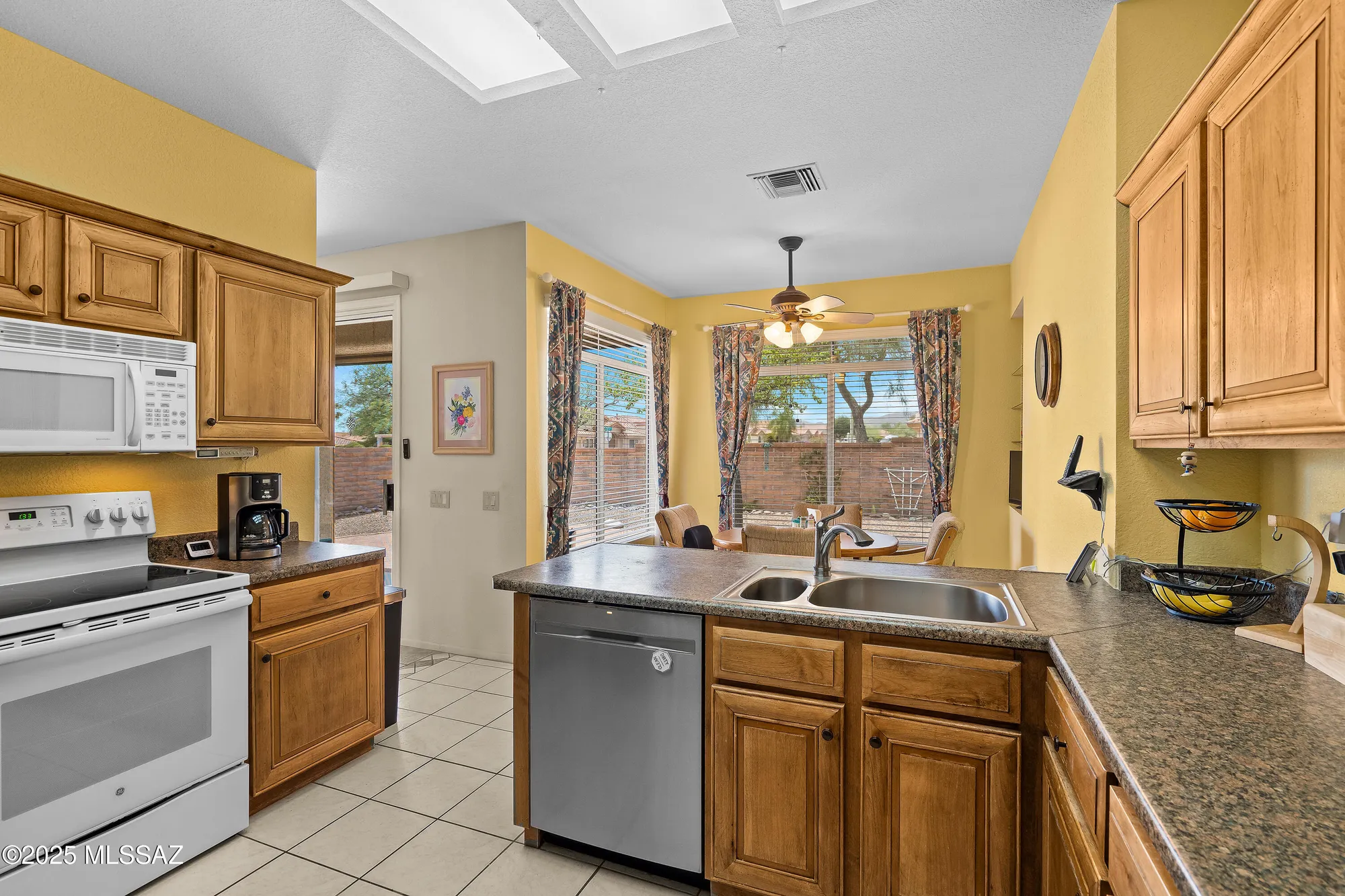 Property Slideshow image 11 of 31 | 14501 n rock springs ln, Oro Valley, AZ, 85755
