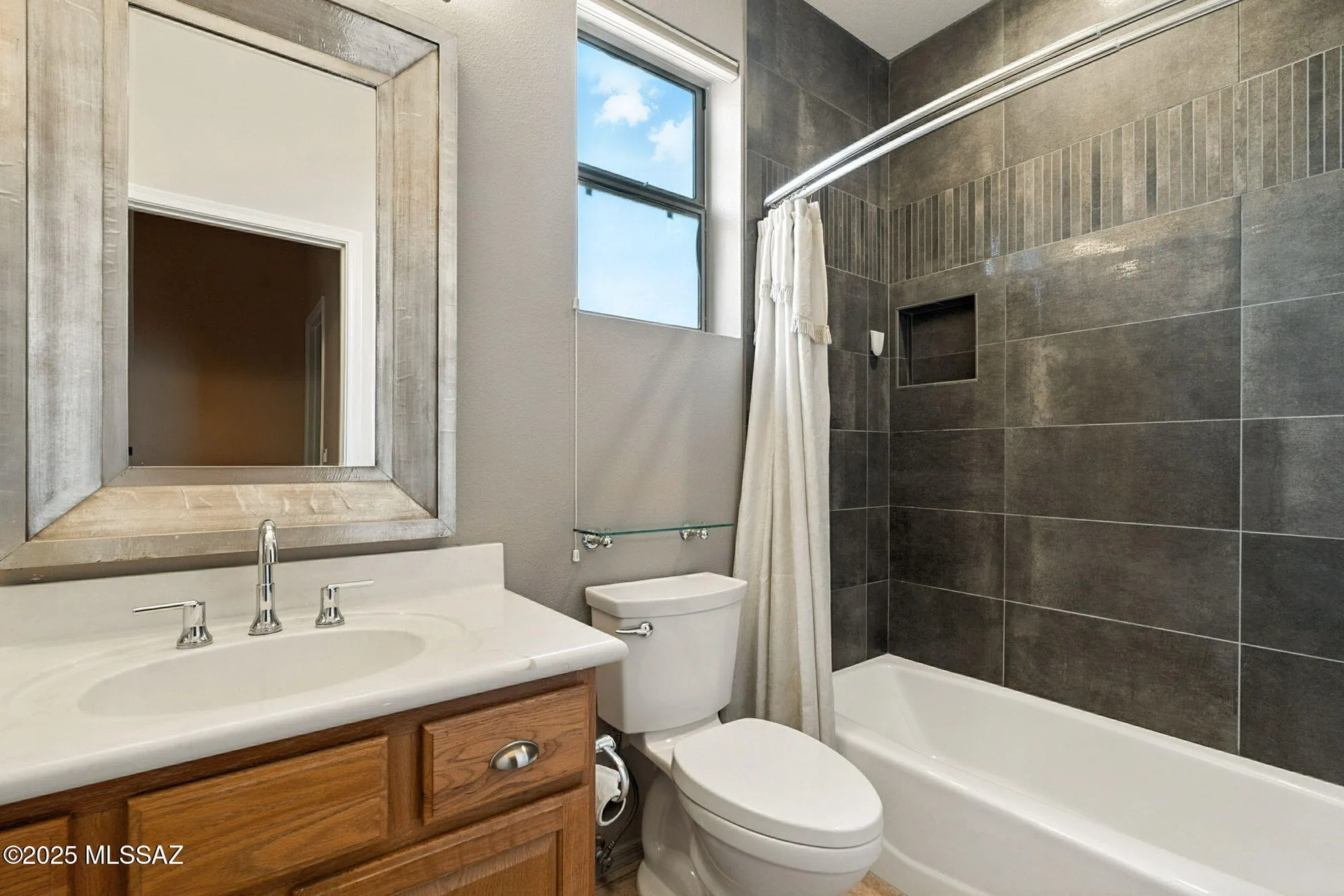 Property Slideshow image 17 of 28 | 38869 s casual dr, Saddlebrooke, AZ, 85739