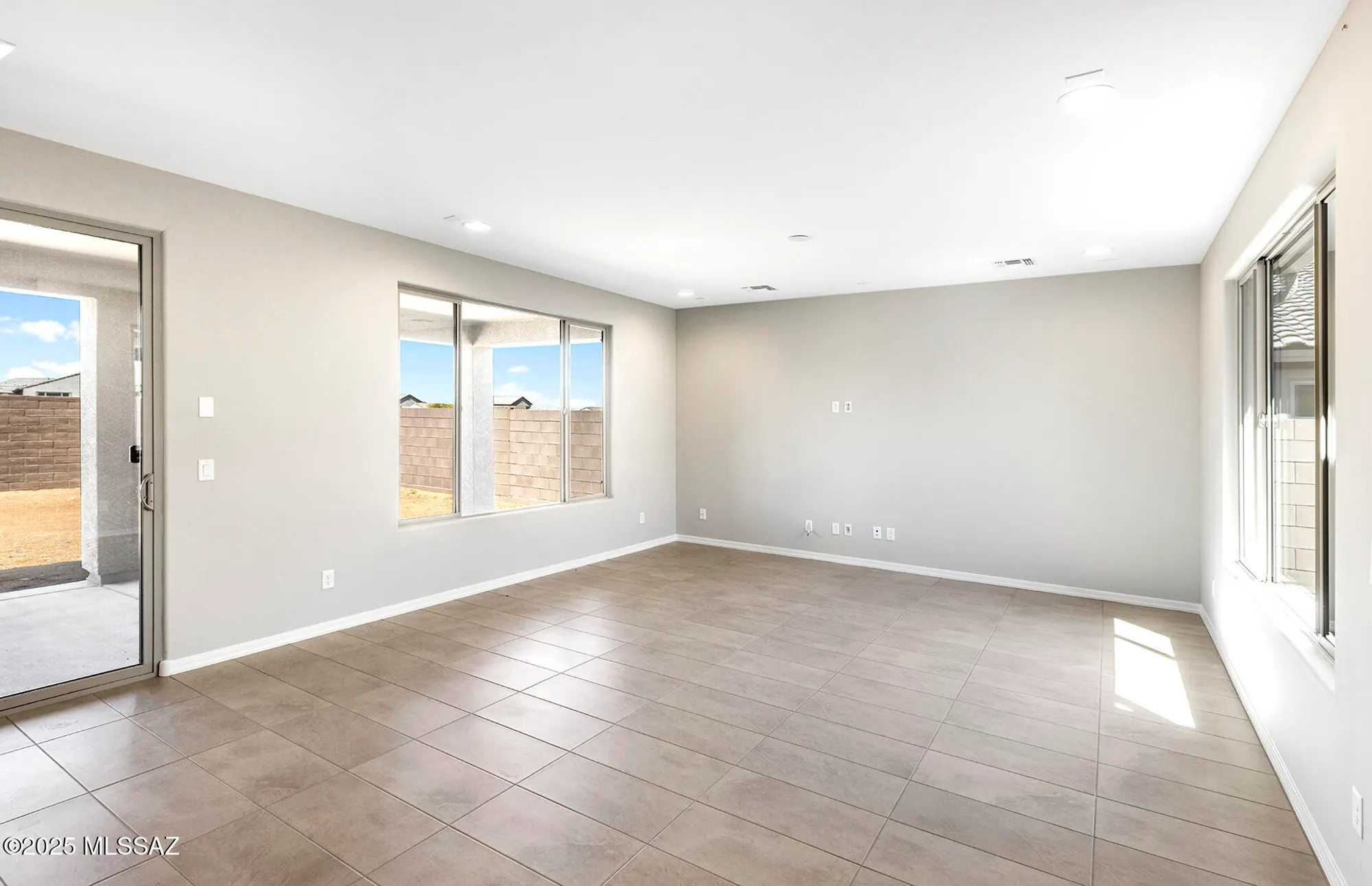 Property Slideshow image 10 of 25 | 8068 s sonoran oak dr, Tucson, AZ, 85747