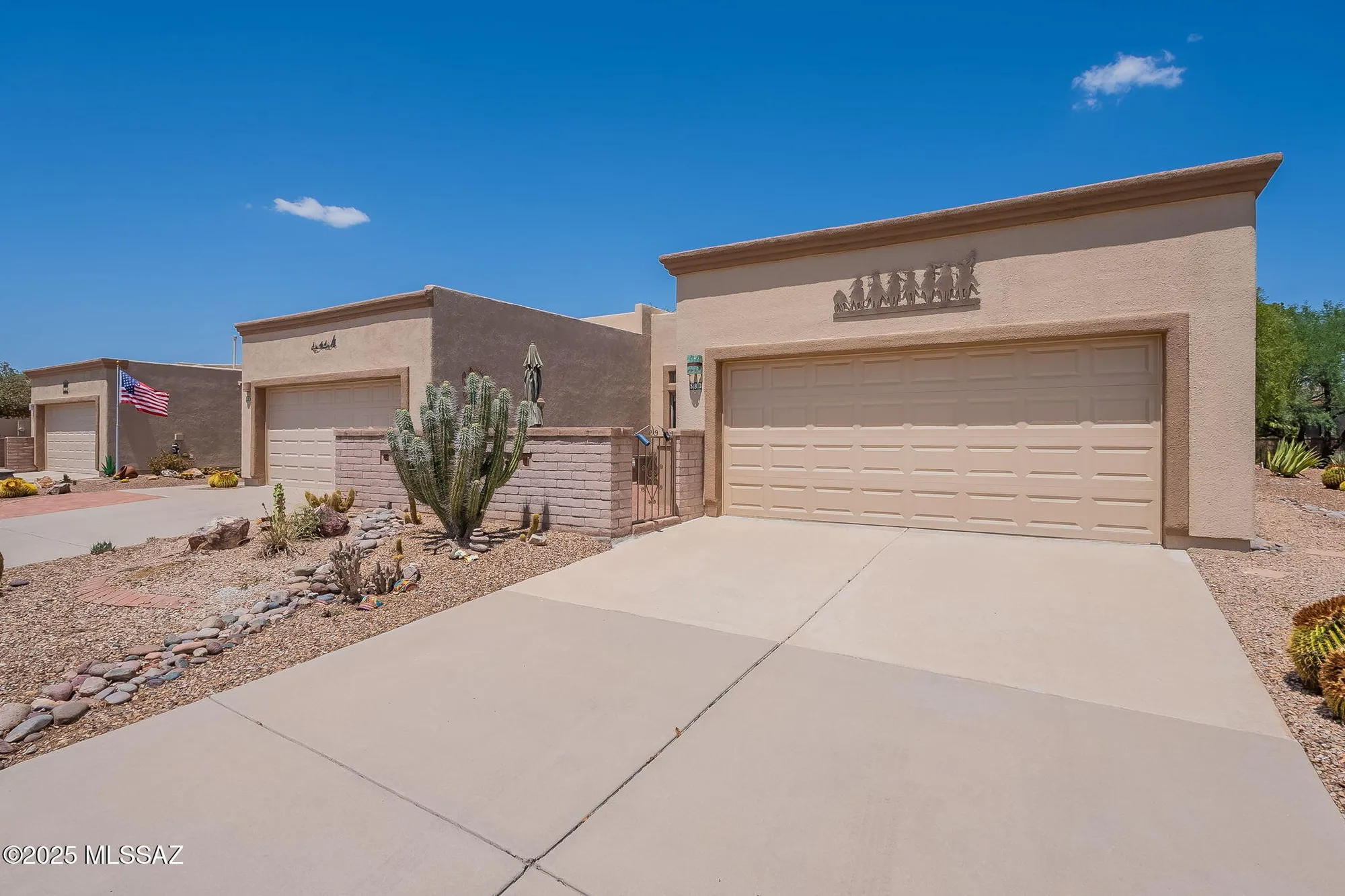 Property Slideshow image 2 of 32 | 580 w crenshaw ln, Green Valley, AZ, 85614
