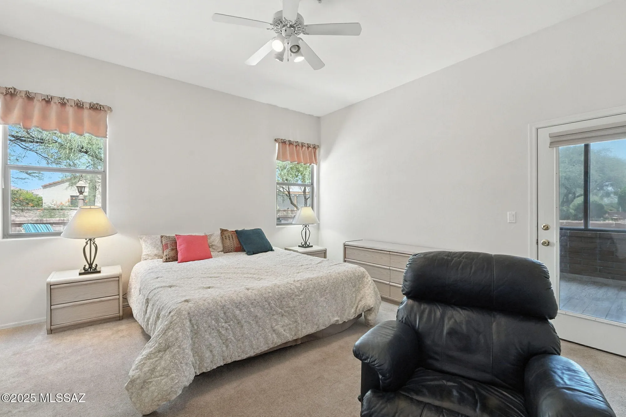 Property Slideshow image 16 of 32 | 580 w crenshaw ln, Green Valley, AZ, 85614