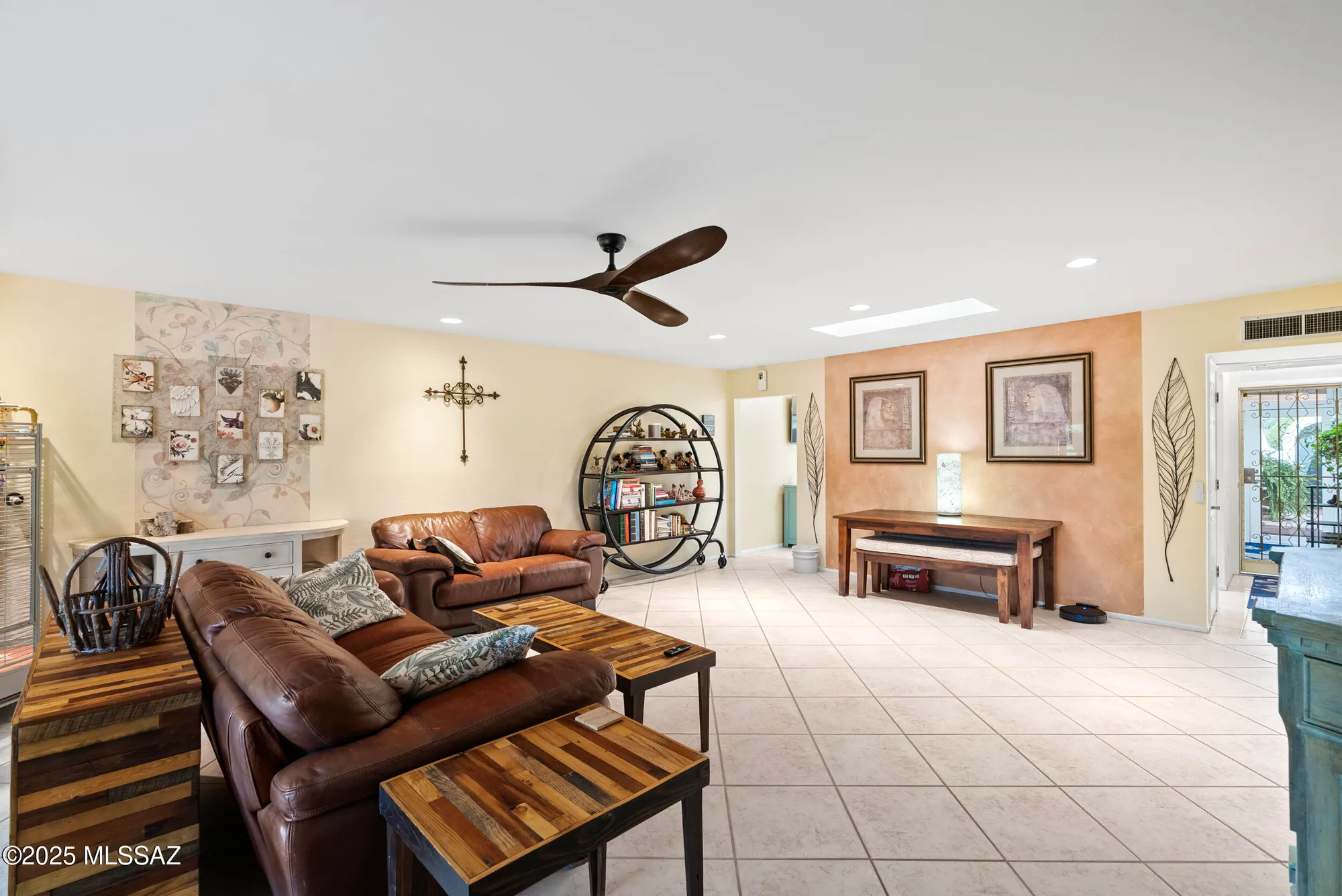 Property Slideshow image 3 of 32 | 211 s circulo napa, Green Valley, AZ, 85614