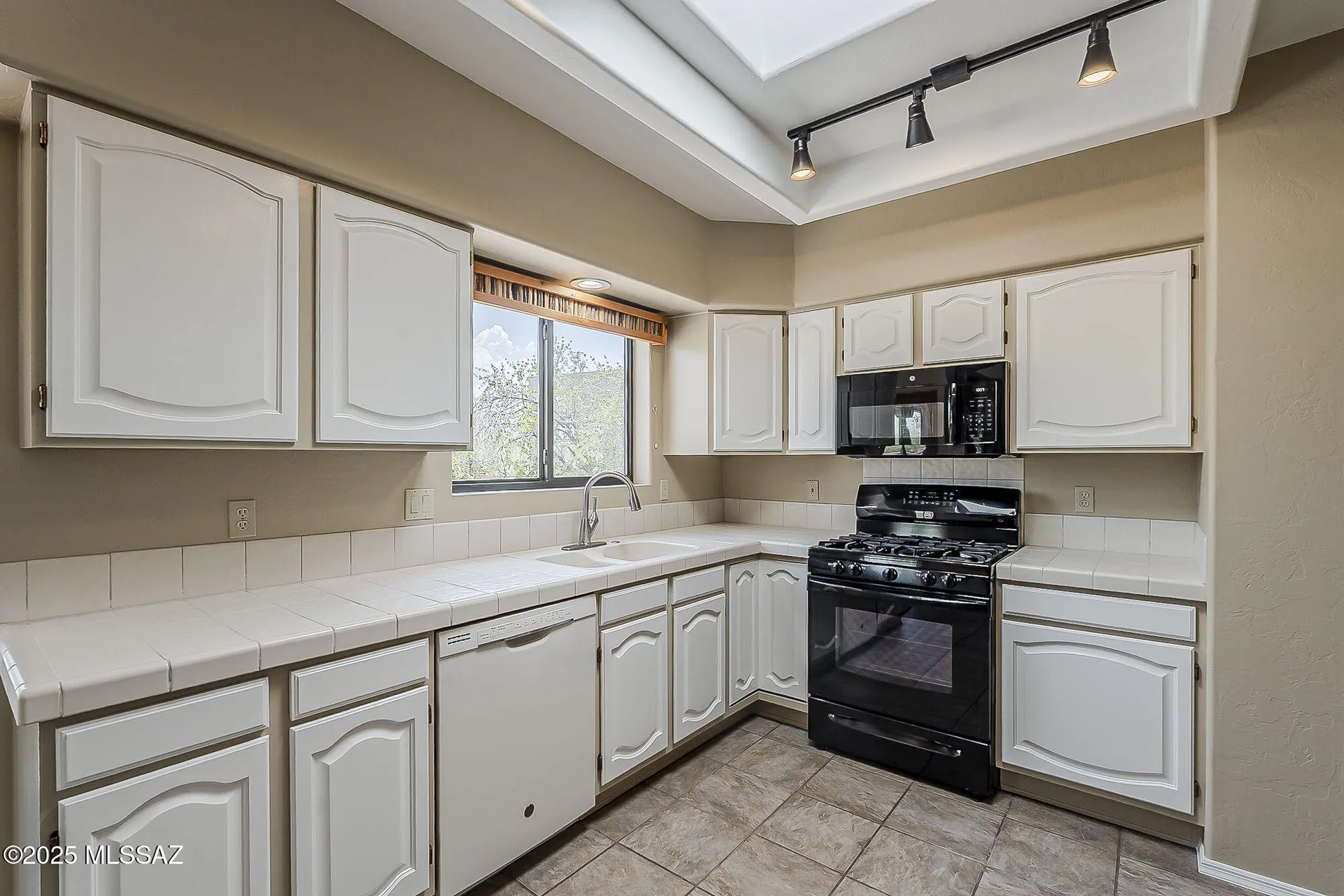 Property Slideshow image 22 of 51 | 459 s camino holgado, Green Valley, AZ, 85614