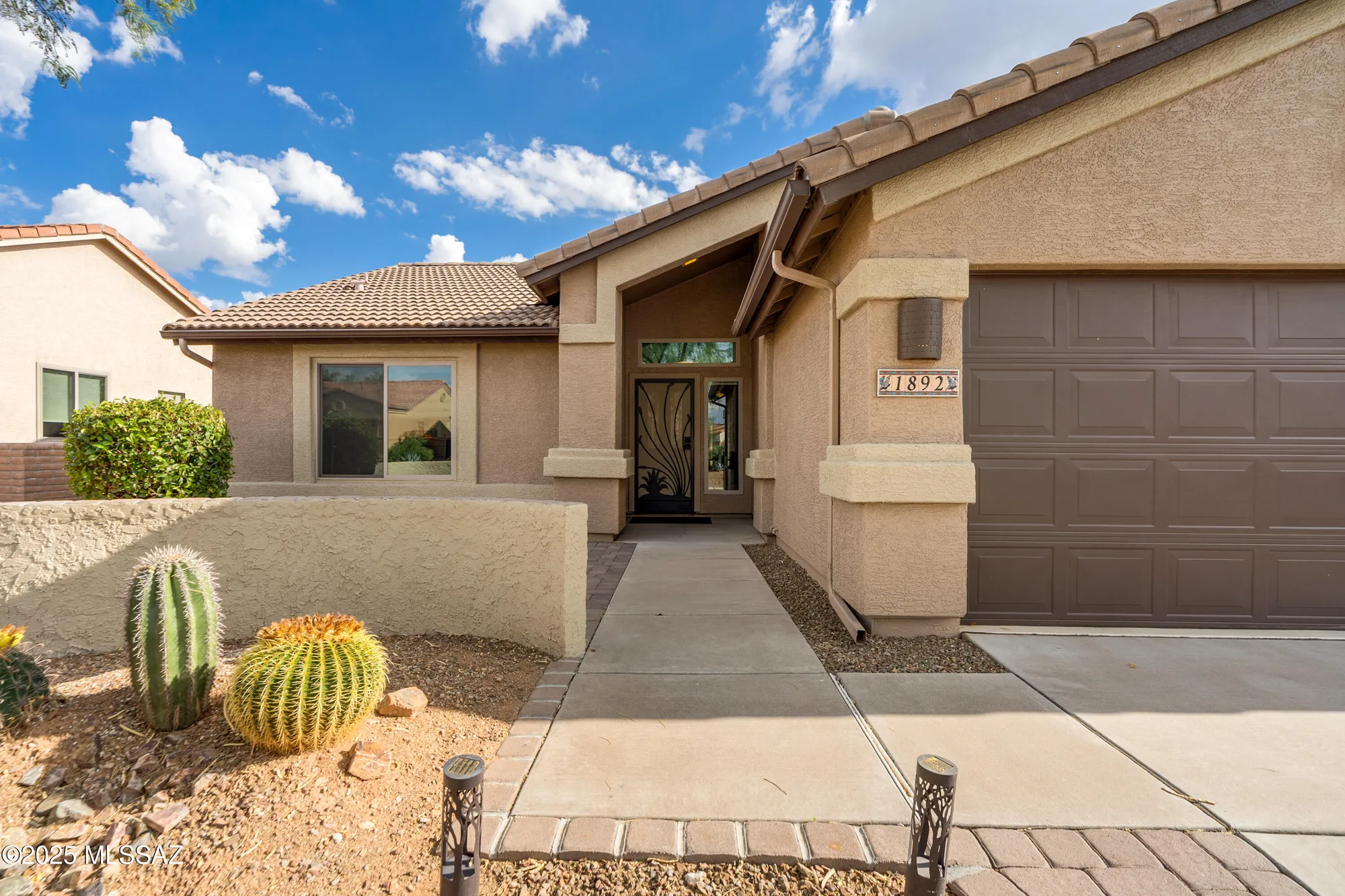 Property Slideshow image 5 of 50 | 1892 e cliff swallow trl, Green Valley, AZ, 85614