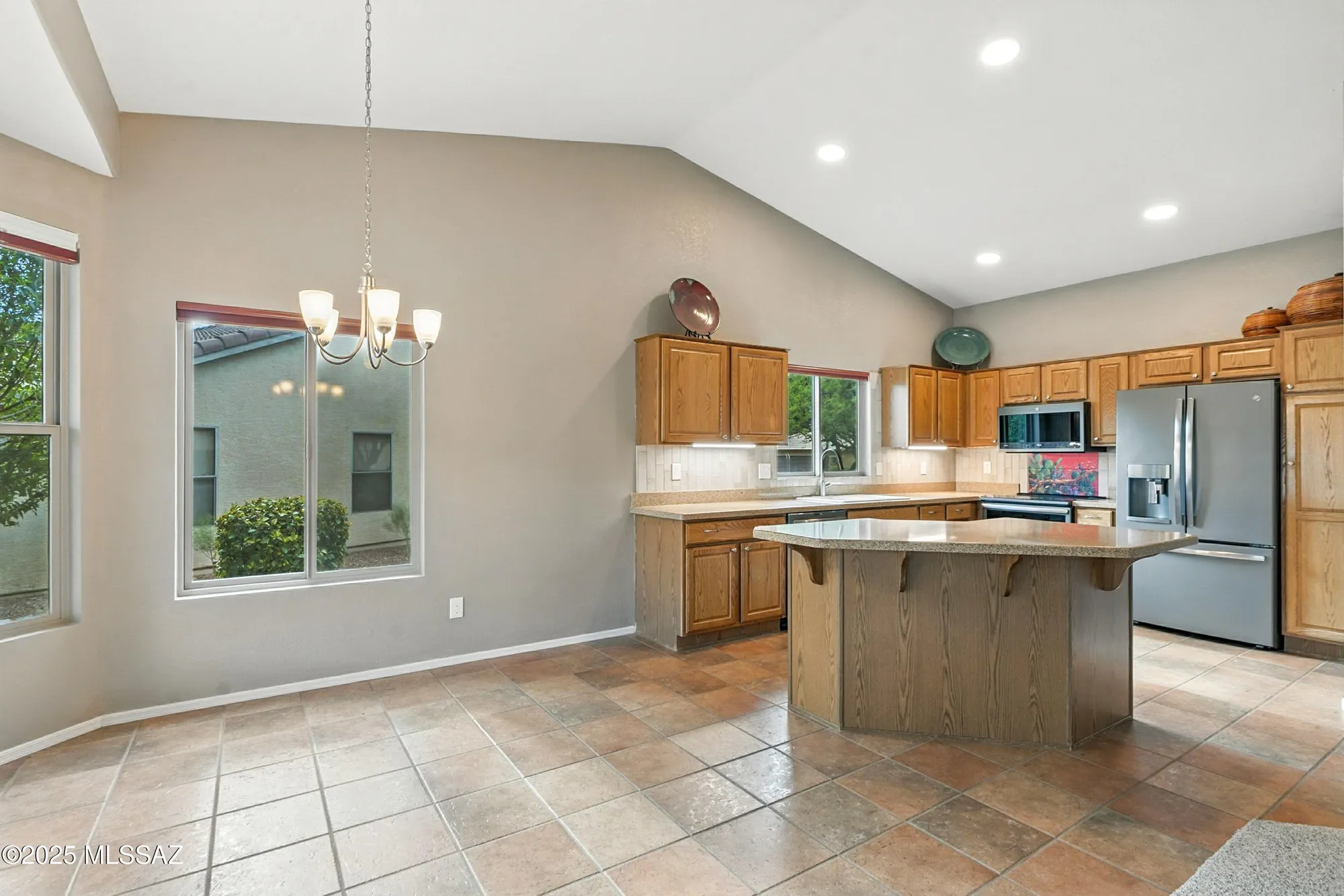 Property Slideshow image 14 of 50 | 1892 e cliff swallow trl, Green Valley, AZ, 85614