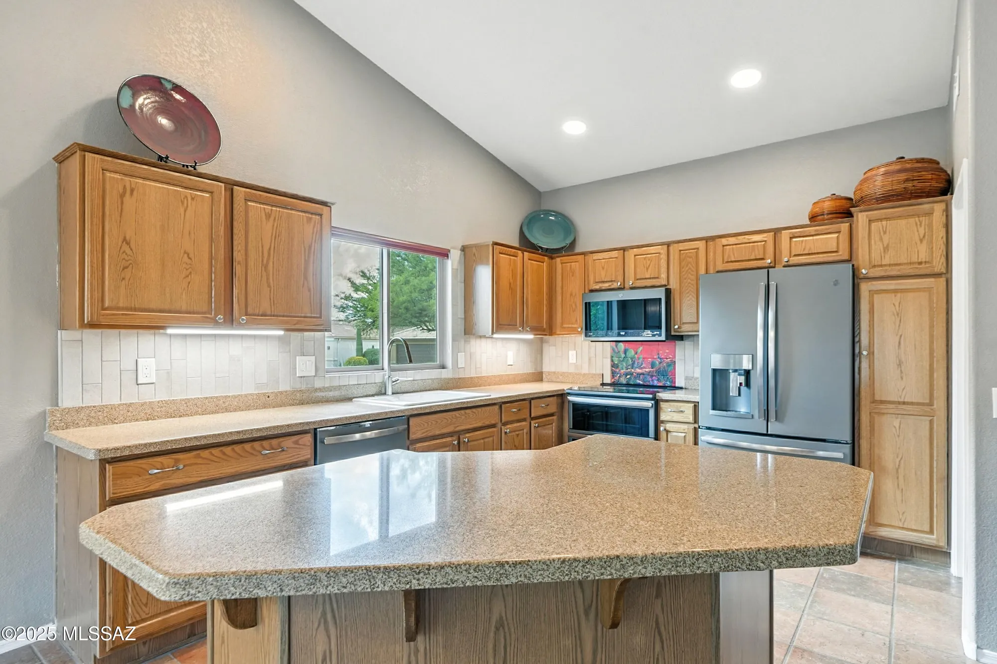 Property Slideshow image 18 of 50 | 1892 e cliff swallow trl, Green Valley, AZ, 85614