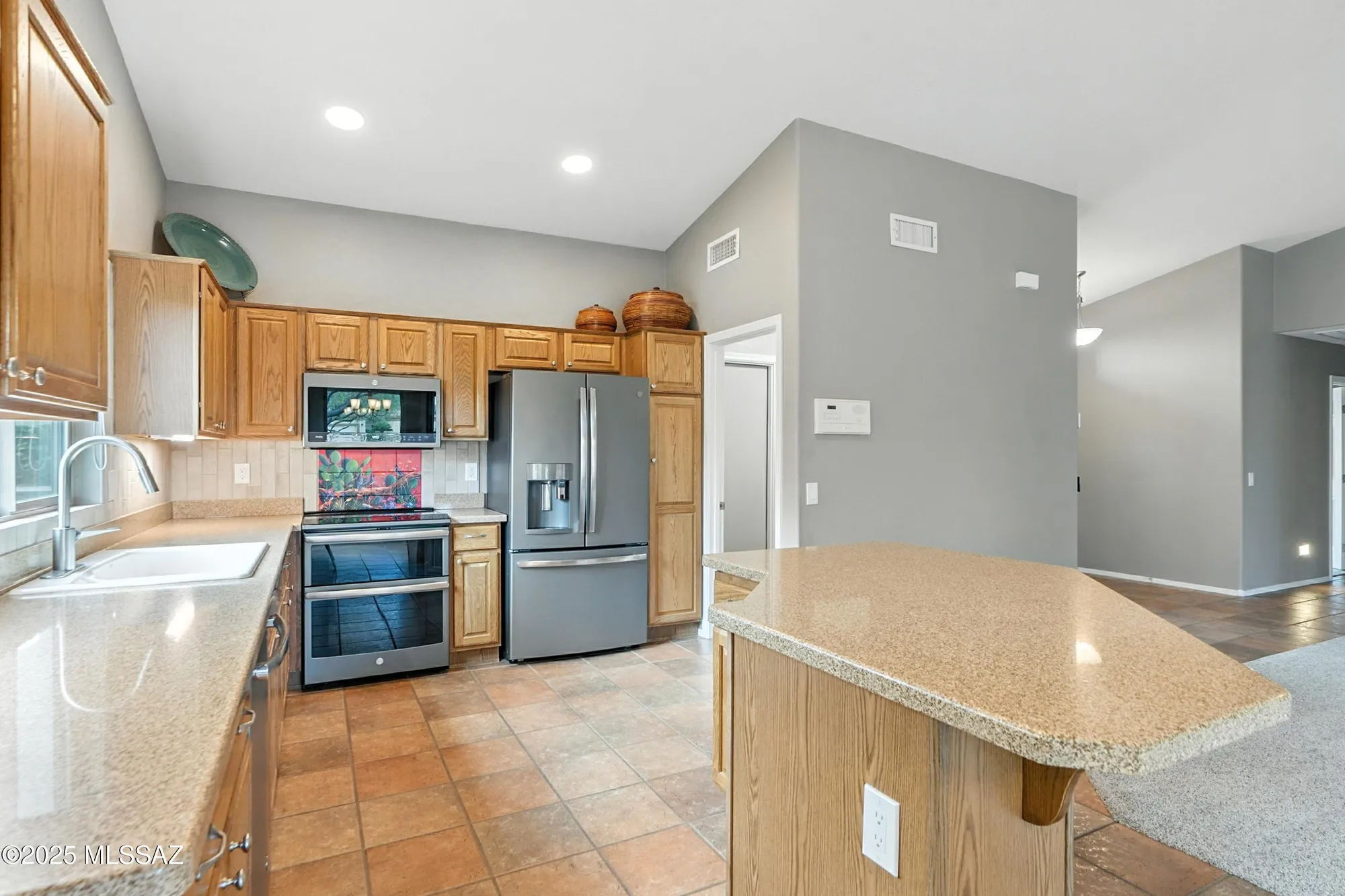 Property Slideshow image 20 of 50 | 1892 e cliff swallow trl, Green Valley, AZ, 85614